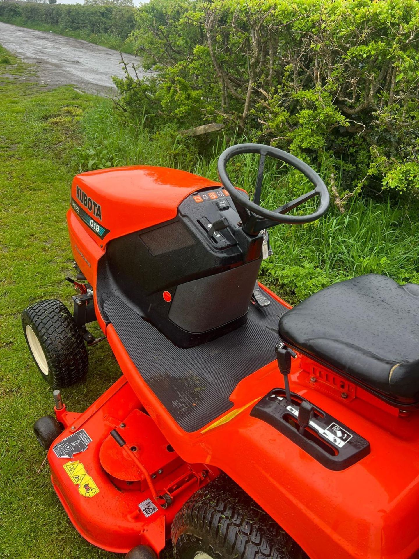 Kubota g18 ride on lawn mower (mint condition) *PLUS VAT* - Image 23 of 26