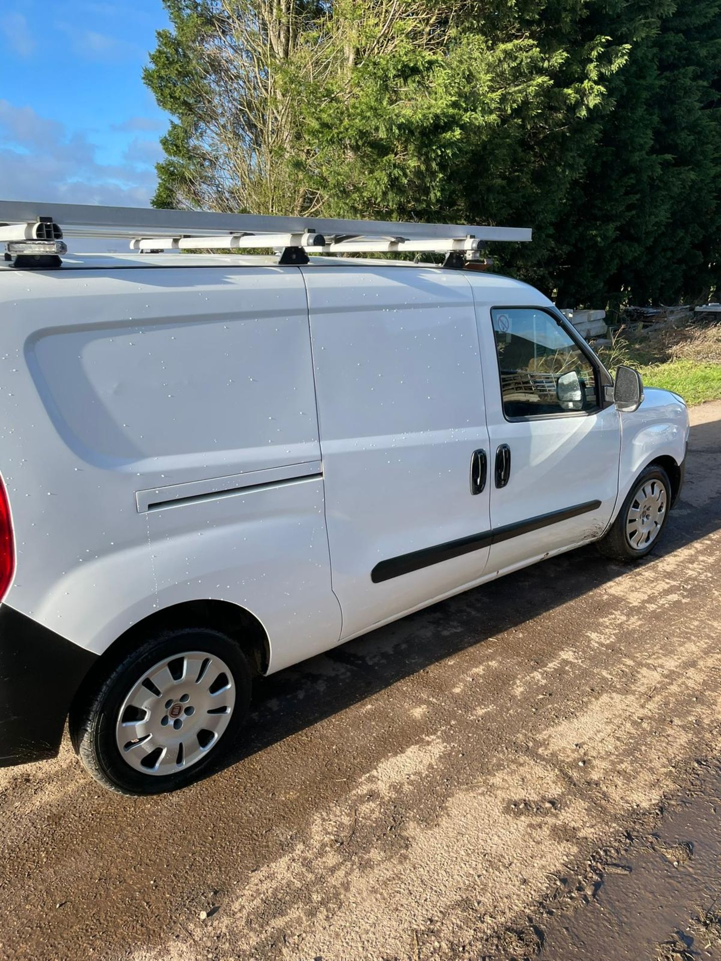 2014/14 REG FIAT DOBLO 16V MULTIJET 1.6 DIESEL WHITE PANEL VAN, SHOWING 3 FORMER KEEPERS *NO VAT* - Image 5 of 9