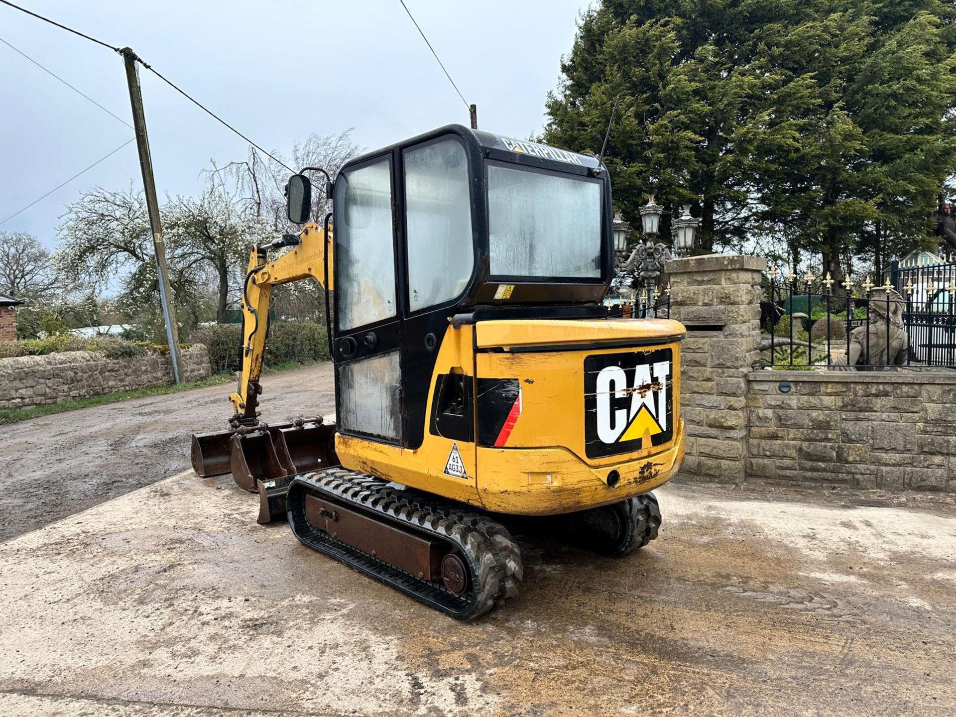 2012 Caterpillar 302.5C 2.8 Ton Mini Digger *PLUS VAT* - Image 9 of 28