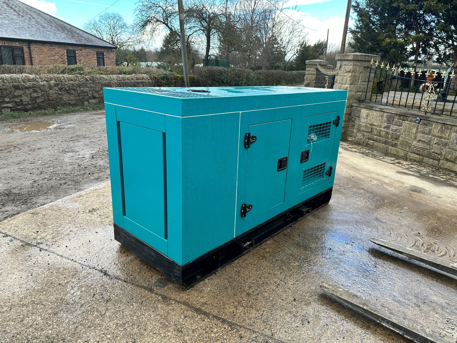 NEW/UNUSED DAMATT 41KVA DIESEL SILENT GENERATOR *PLUS VAT* - Image 5 of 13