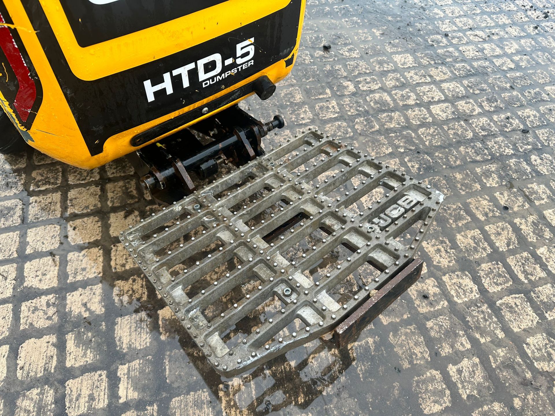 2022 JCB HTD-5 DIESEL TRACKED PEDESTRIAN HIGH TIP DUMPER WITH STEP *PLUS VAT* - Image 8 of 16