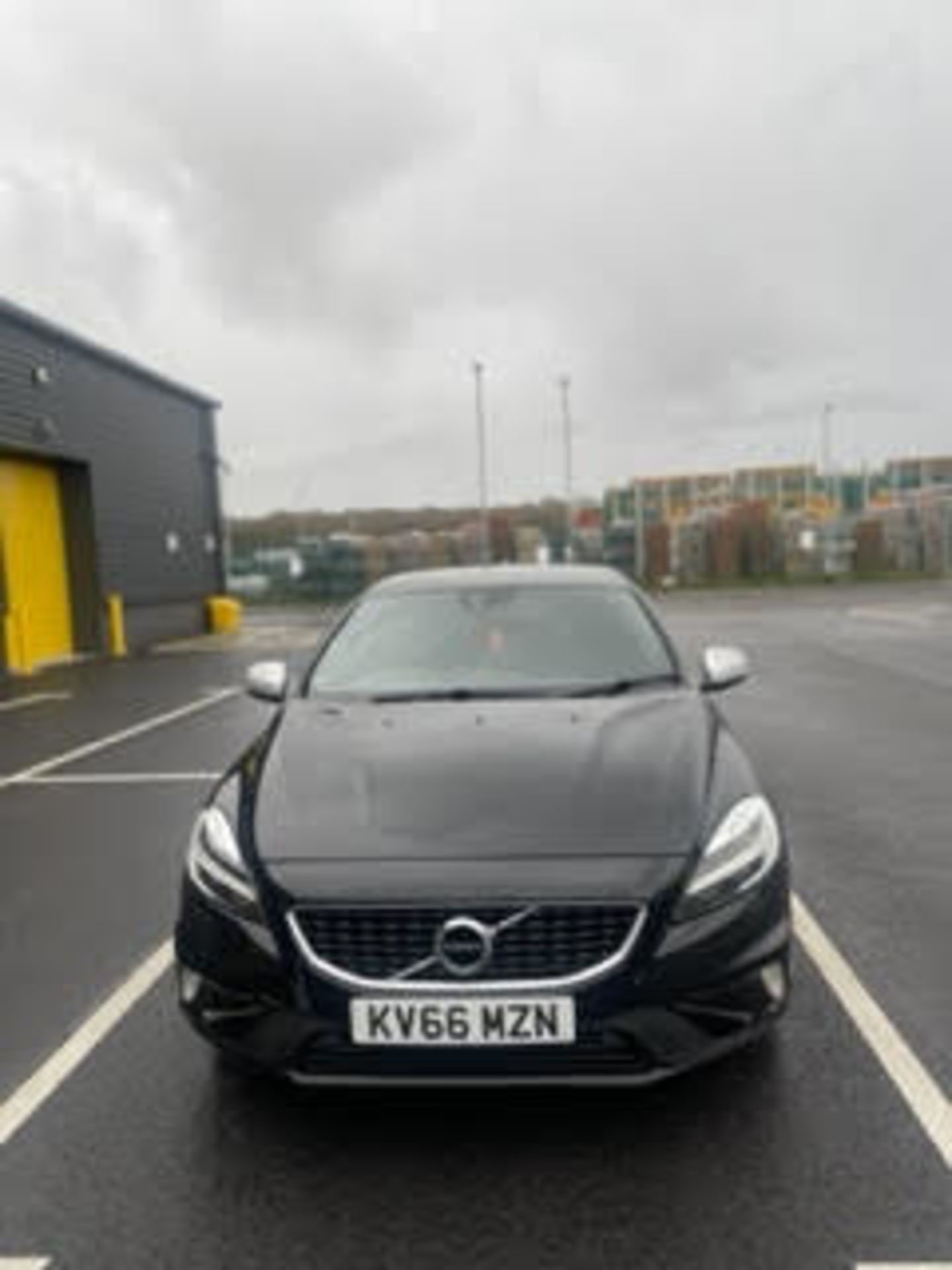 2016 VOLVO V40 R-DESIGN PRO D2 BLACK HATCHBACK *NO VAT* - Image 3 of 18