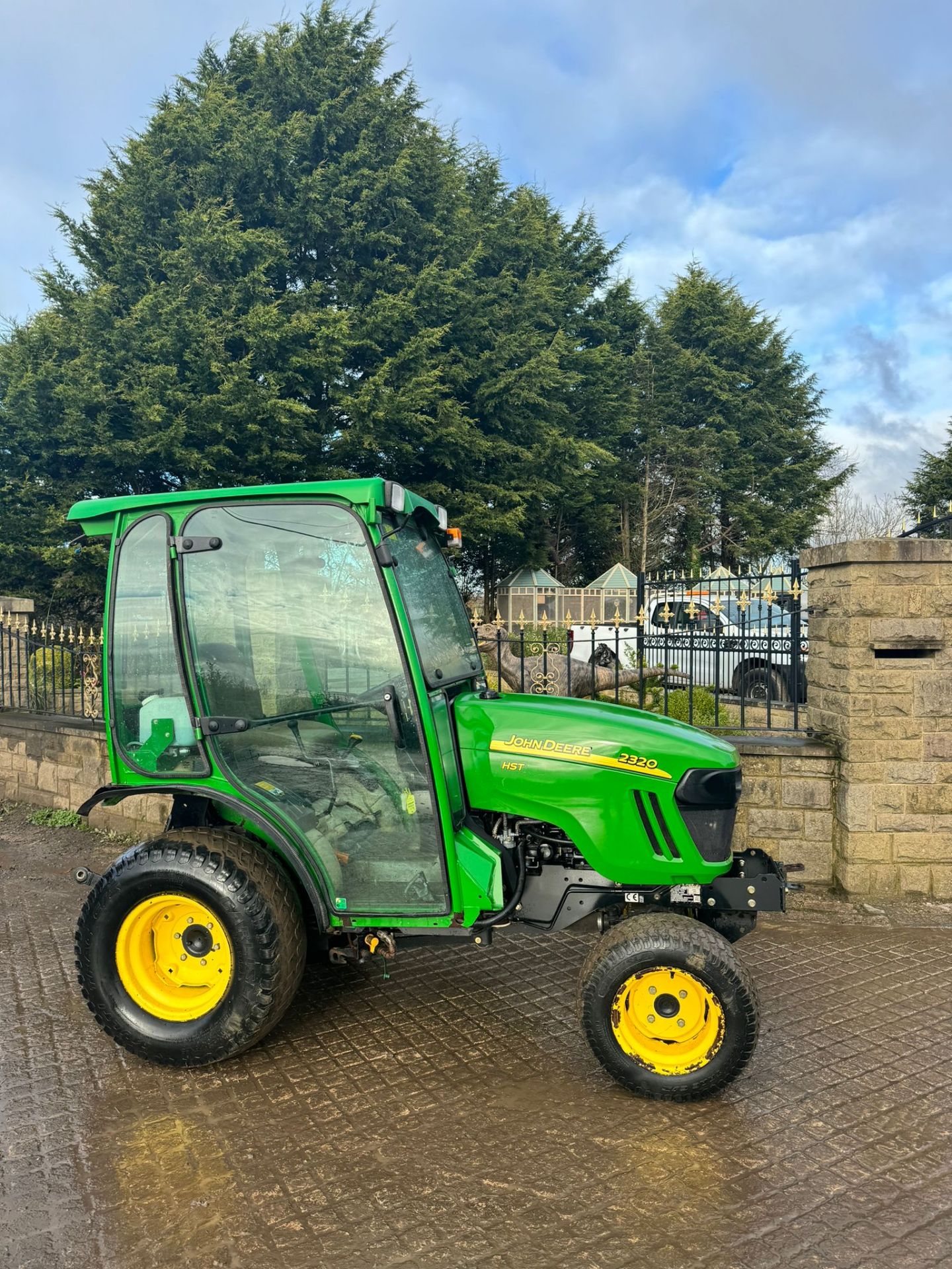 JOHN DEERE 2320 23HP 4WD COMPACT TRACTOR *PLUS VAT* - Image 7 of 14