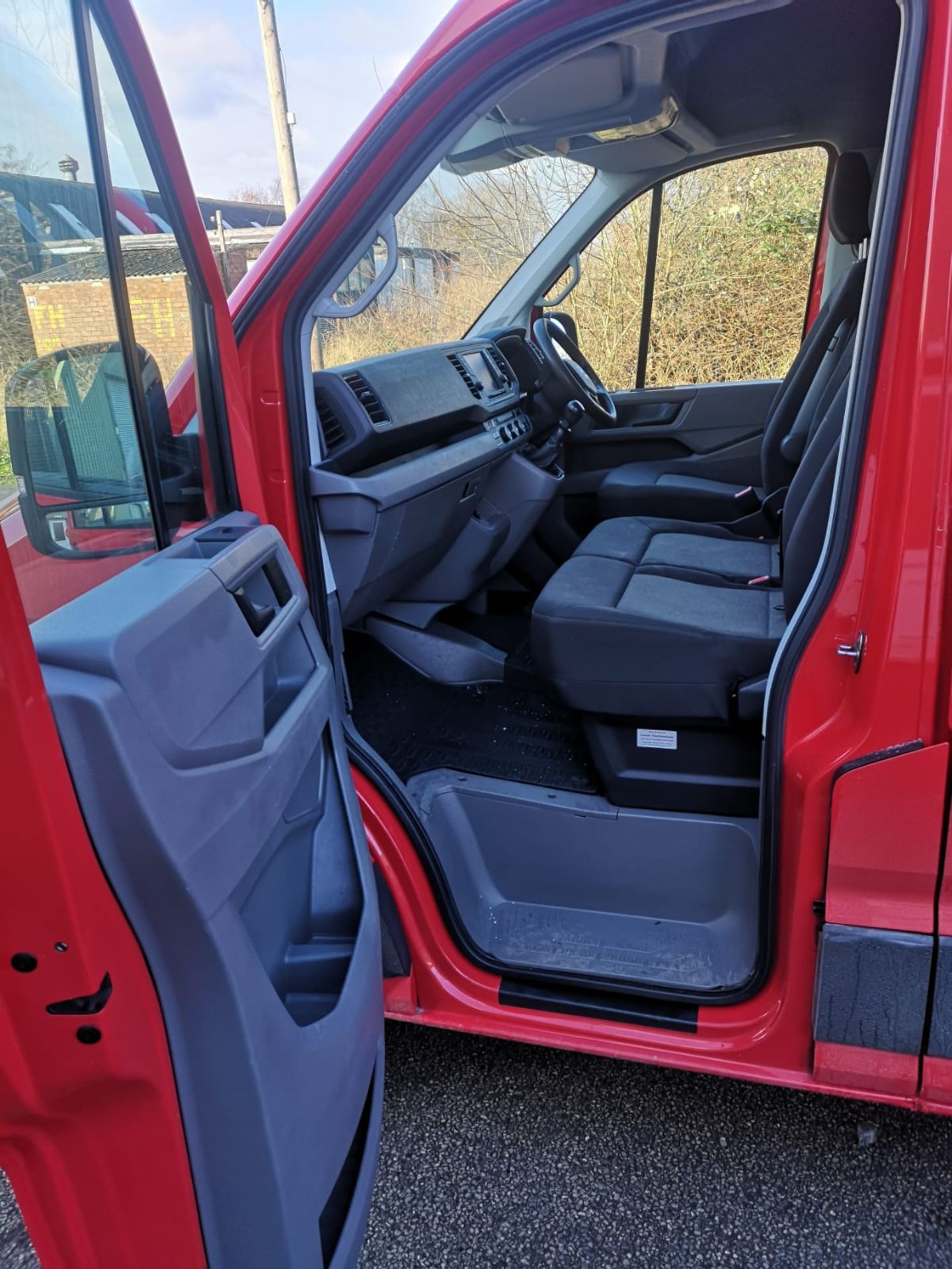 2018 VOLKSWAGEN CRAFTER CR35 STARTLINE TDI RED PANEL VAN *NO VAT* - Image 15 of 15