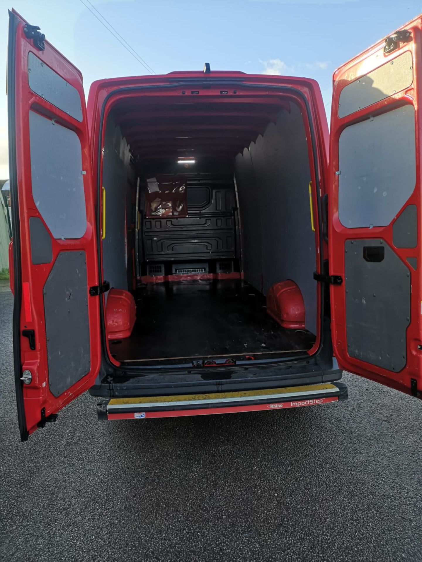 2018 VOLKSWAGEN CRAFTER CR35 STARTLINE TDI RED PANEL VAN *NO VAT* - Image 7 of 15