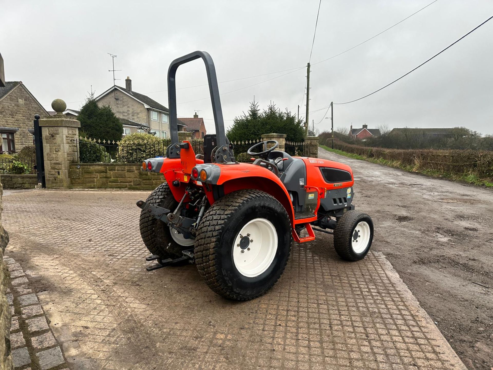 KIOTI CREEPER EX35 35HP 4WD COMPACT TRACTOR *PLUS VAT* - Image 3 of 14