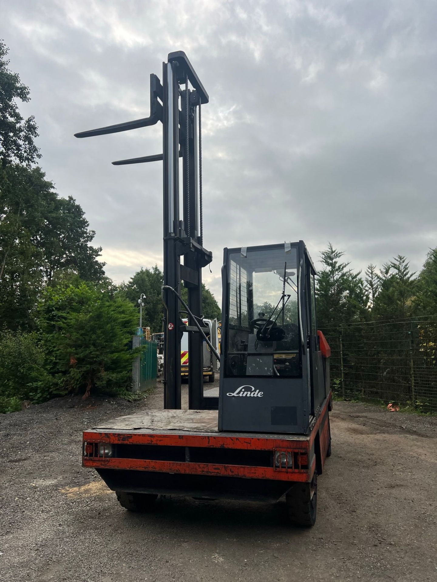 LINDI S40 SIDE LOADER FORKLIFT *PLUS VAT* - Image 12 of 14