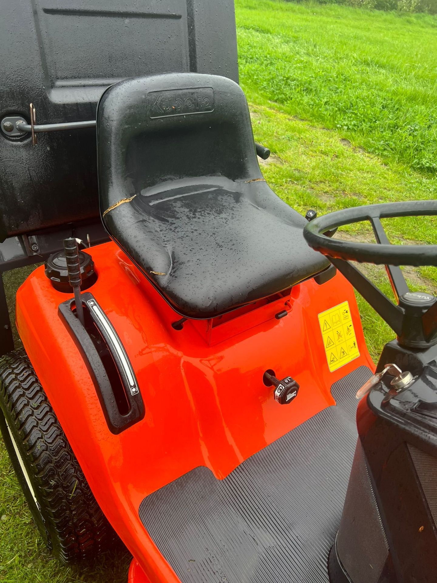 Kubota g18 ride on lawn mower (mint condition) *PLUS VAT* - Image 24 of 26