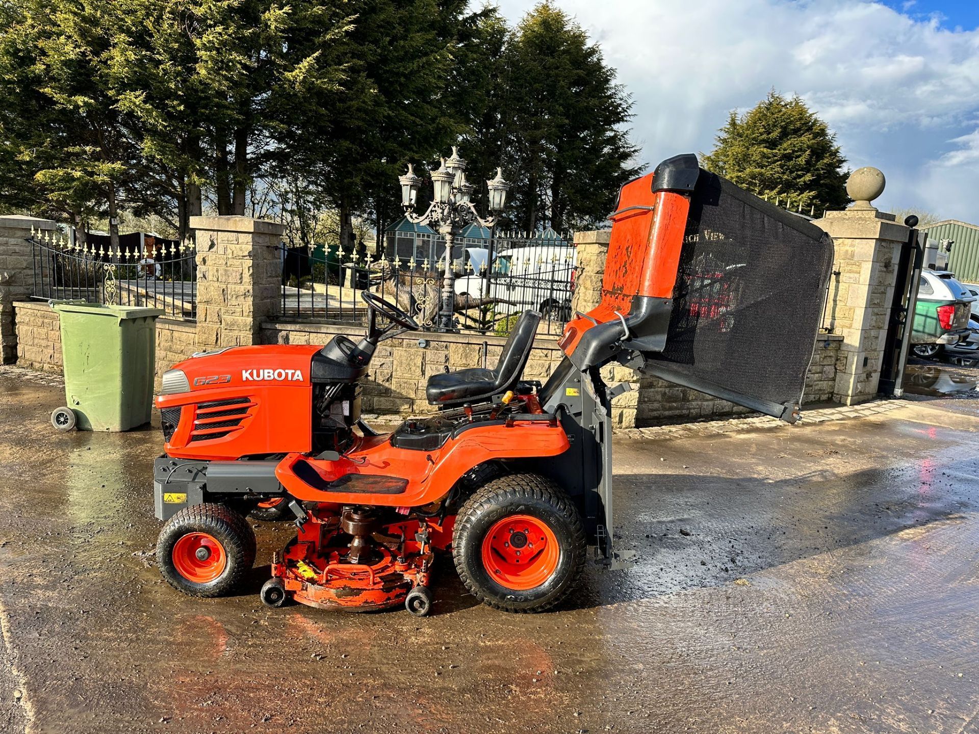 2009 Kubota G23LD Diesel Ride On Mower *PLUS VAT* - Image 2 of 12