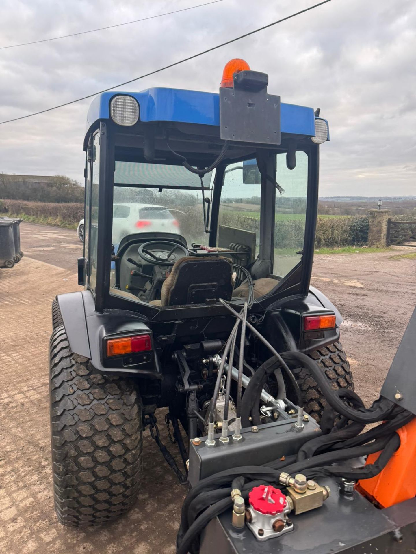 NEW HOLLAND TCE50 COMPACT TRACTOR WITH HEDGE CUTTER 50 HP TRACTOR *PLUS VAT* - Image 11 of 26