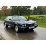 2001 JAGUAR XJ EXECUTIVE AUTO BLUE SALOON *NO VAT*