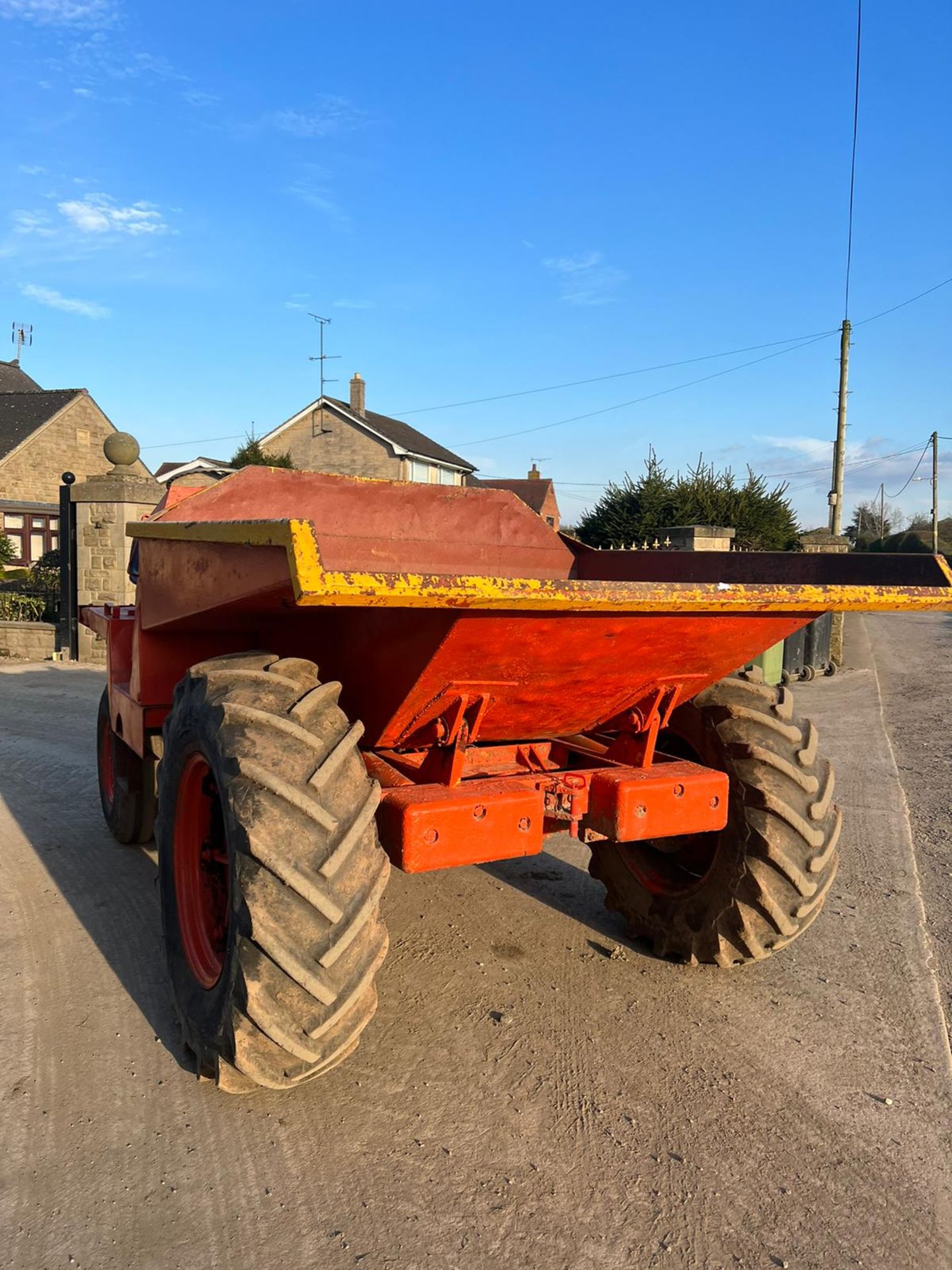 BENFORD DUMPER BELIEVE TO BE A 6 TON DUMPER! *PLUS VAT* - Image 6 of 9