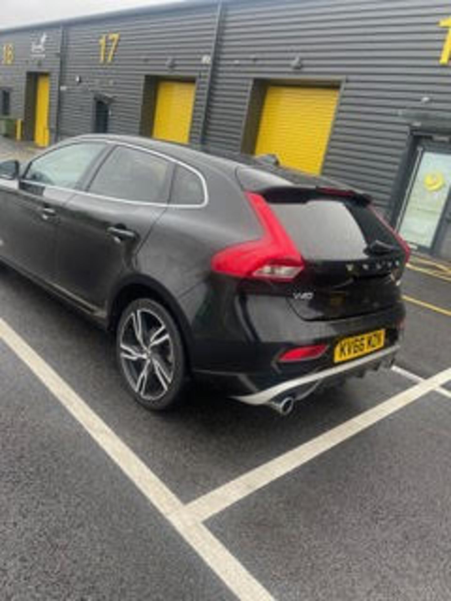 2016 VOLVO V40 R-DESIGN PRO D2 BLACK HATCHBACK *NO VAT* - Image 6 of 18