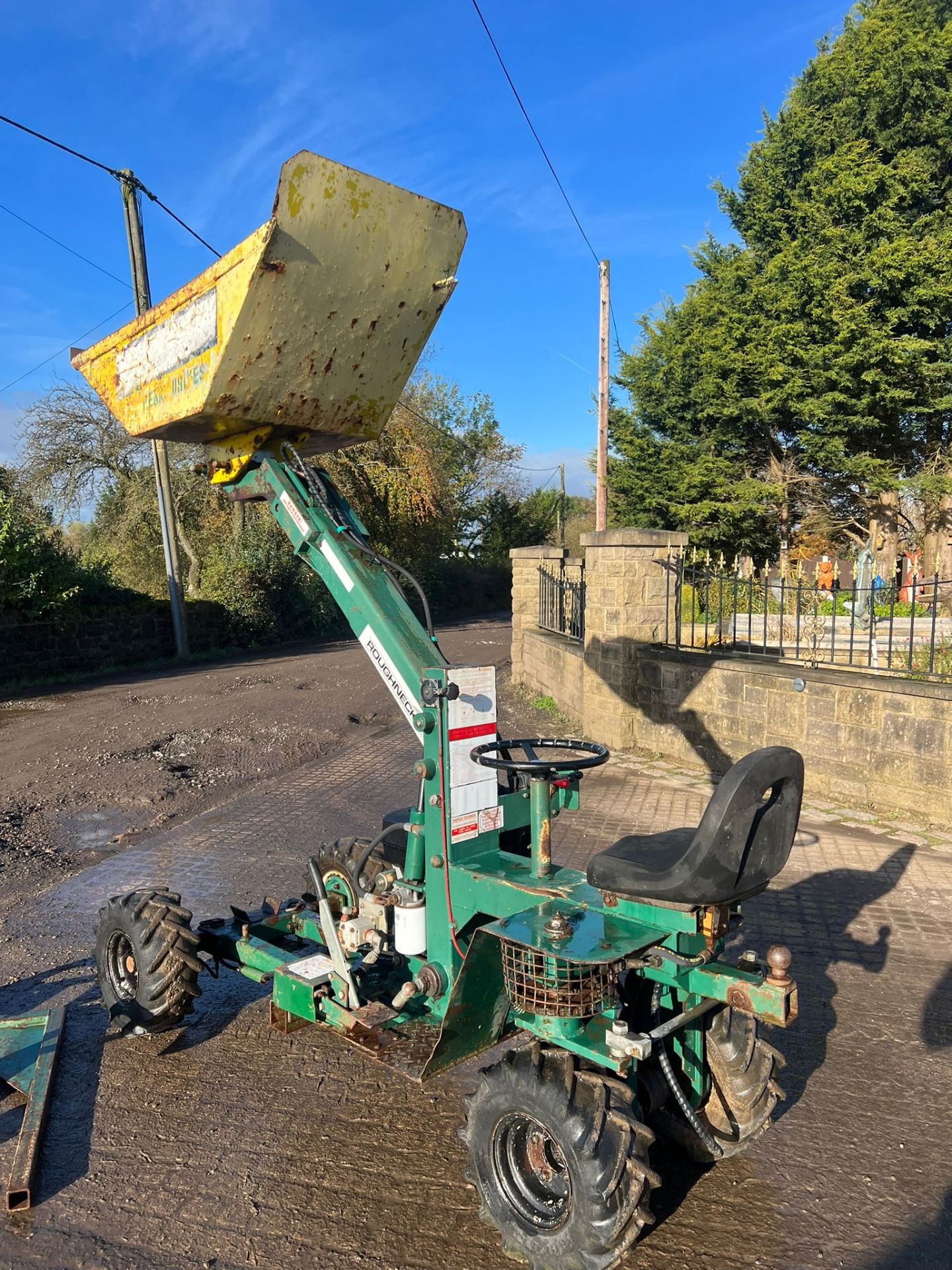 Roughneck high tip ride on dumper *PLUS VAT* - Image 9 of 15