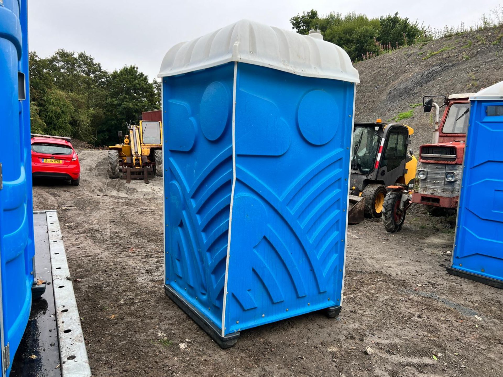 PORTABLE TOILET BLOCK *NO VAT* - Image 5 of 7