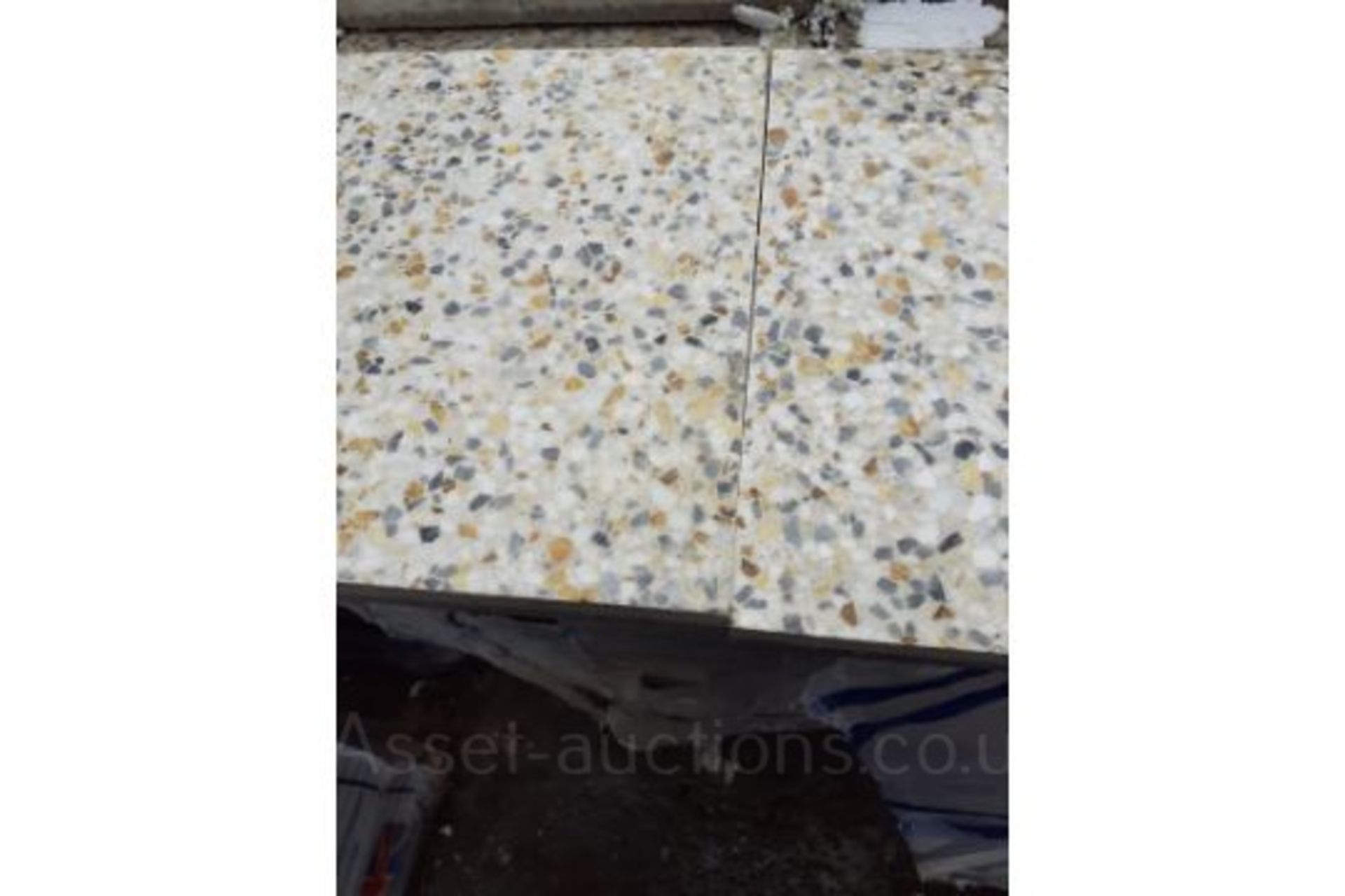 1 PALLET OF BRAND NEW TERRAZZO COMMERCIAL FLOOR TILES (TDE9), COVERS 24 SQUARE YARDS *PLUS VAT* - Bild 2 aus 3