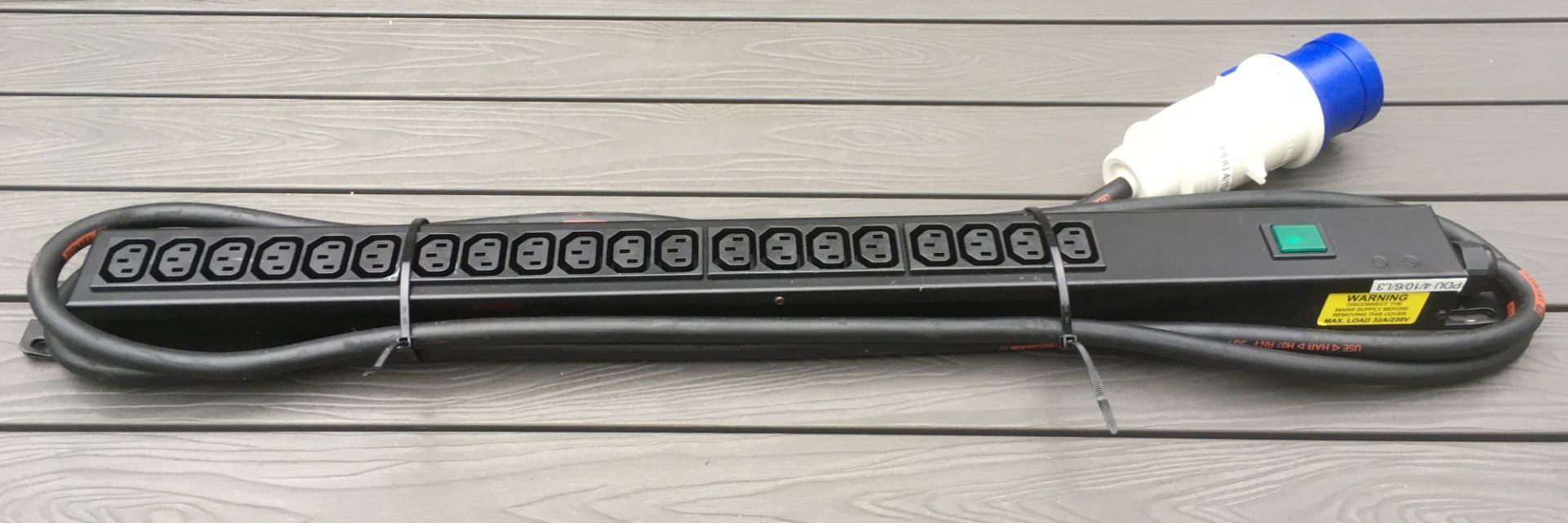 5 Units of 20 Way IEC c13 Sockets, Vertical PDU with Commando Plug 4/10/6/L3 *NO VAT* - Image 2 of 10