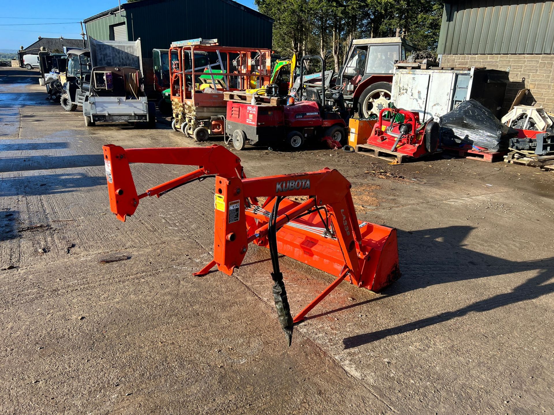 Kubota LA322 Front Loader With Bucket - Great Condition *NO VAT* - Image 6 of 13