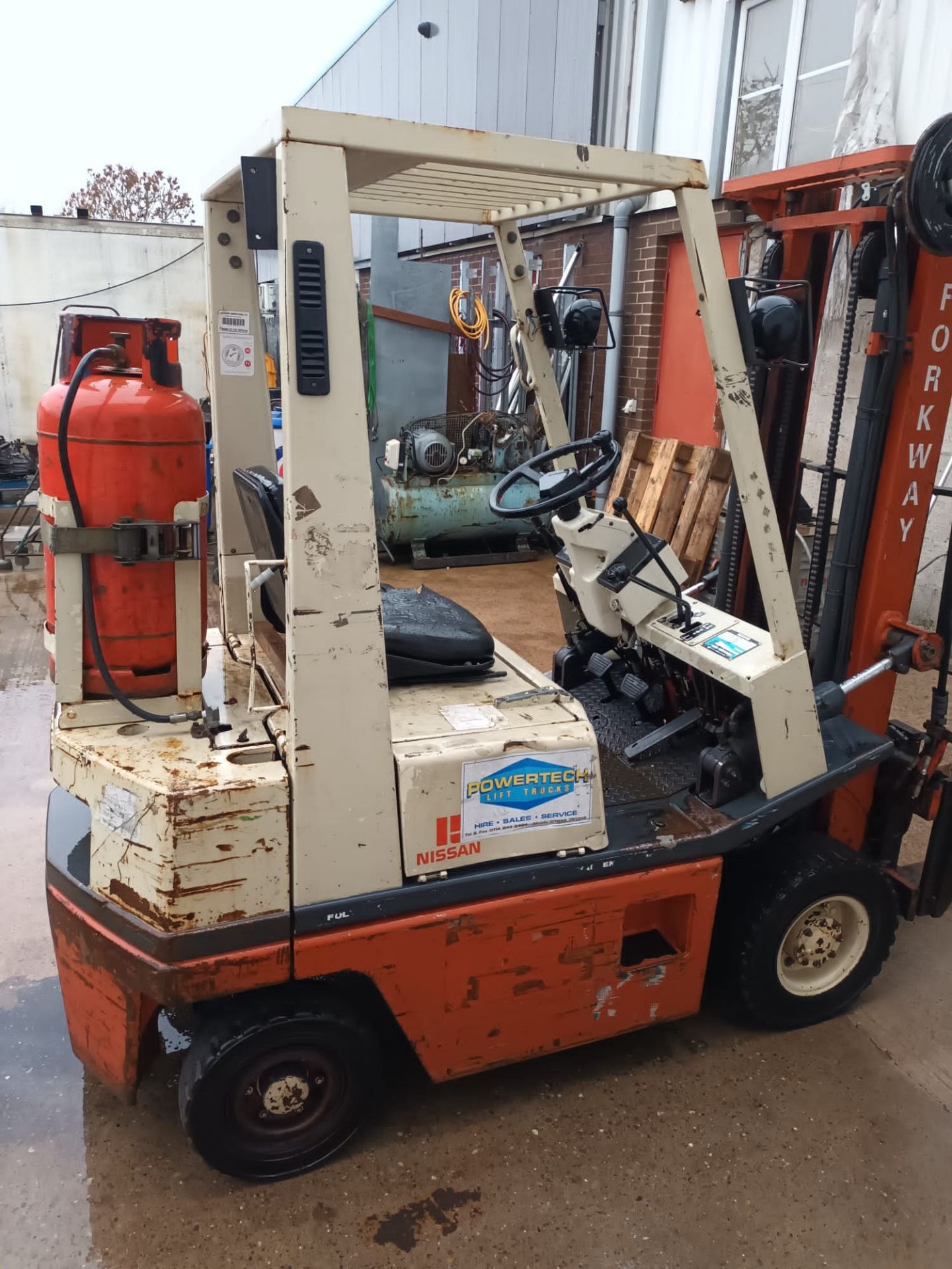 NISSAN FORKLIFT *NO VAT* - Image 3 of 7