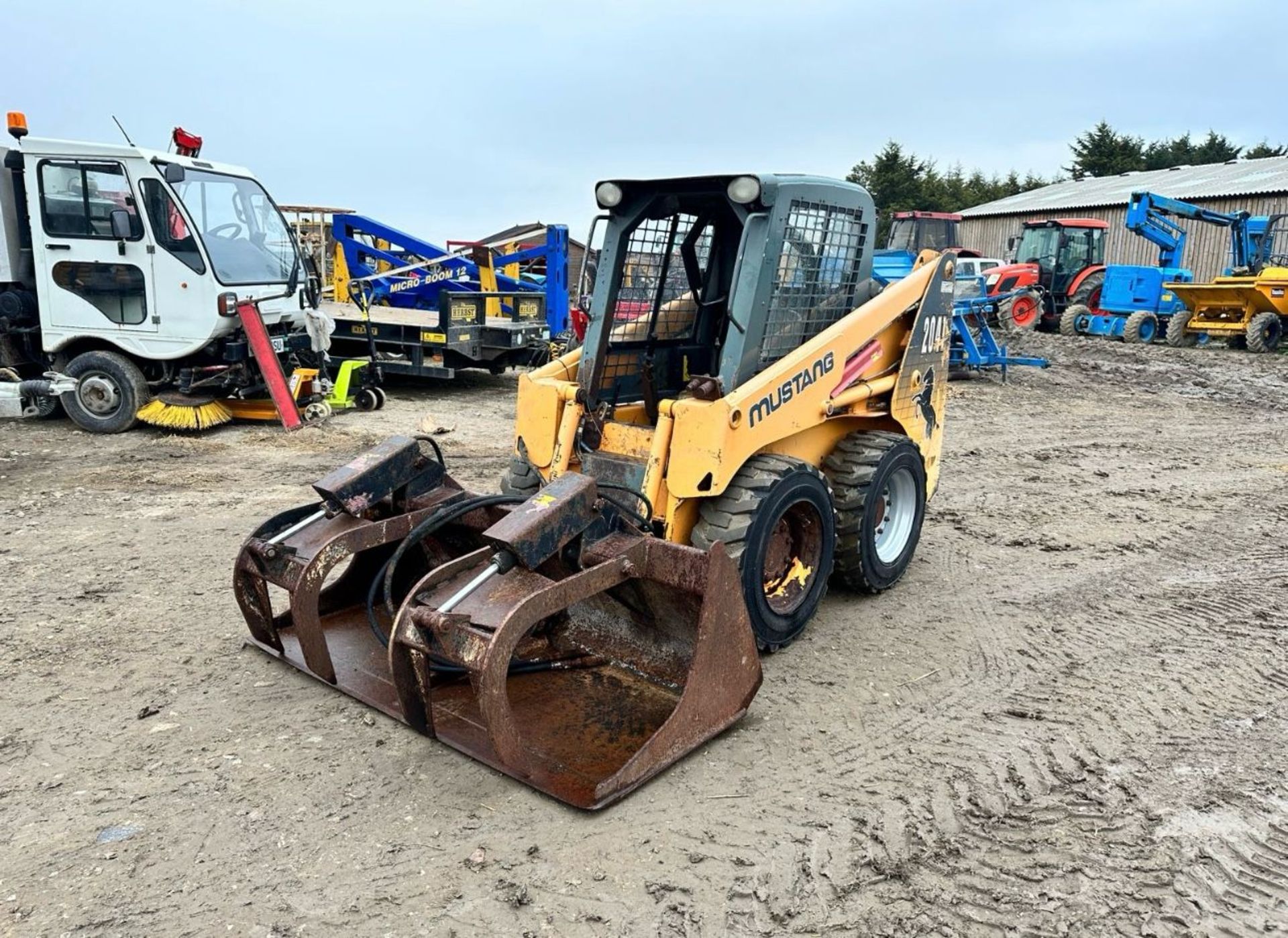 CAT 68” HYDRAULIC MUCK/LOG GRAB *PLUS VAT* - Image 9 of 11