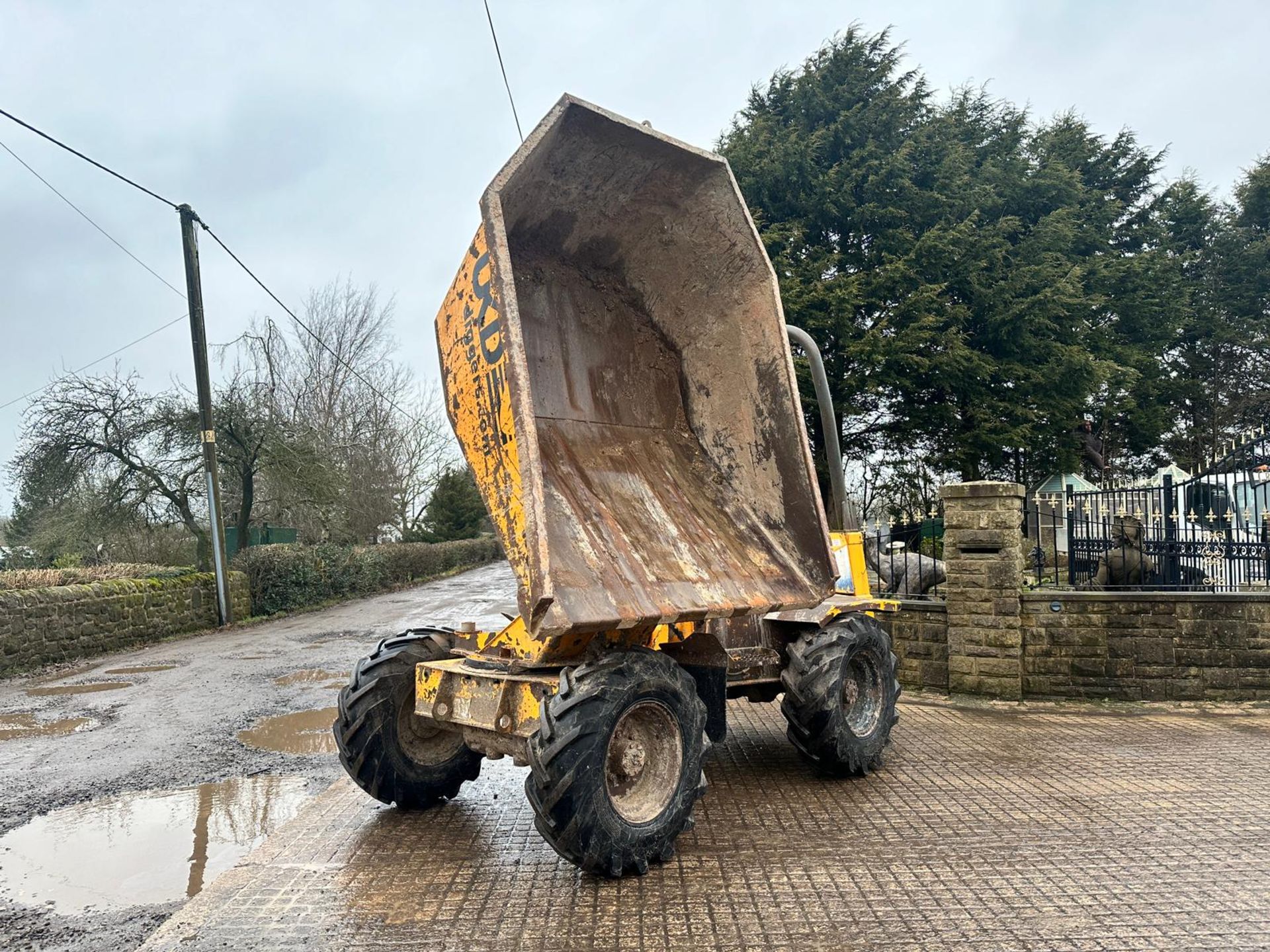 THWAITES 4 TON SWIVEL SKIP DUMPER *PLUS VAT* - Image 4 of 16