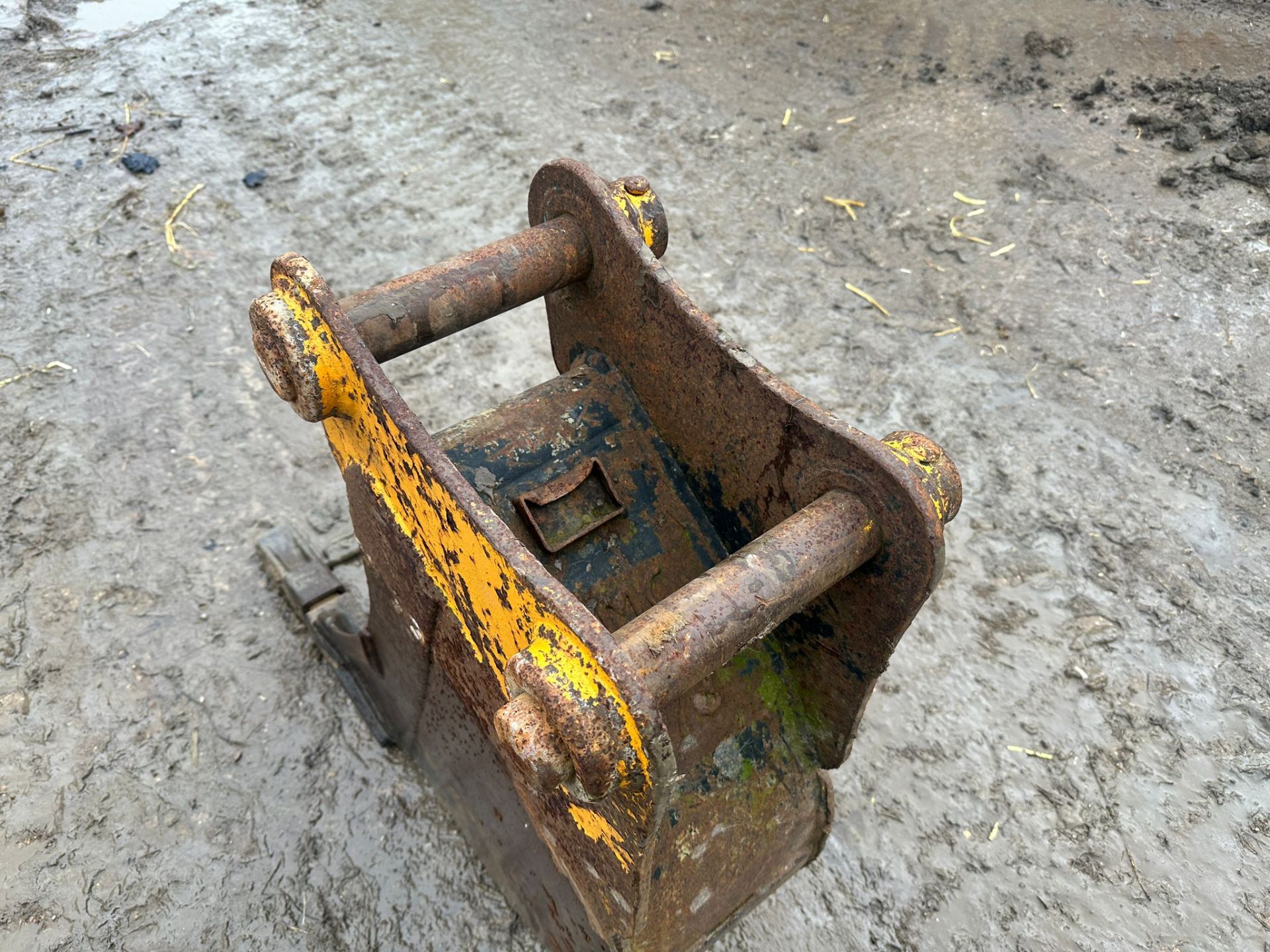 45MM NARROW BUCKET - NO RESERVE *PLUS VAT* - Image 7 of 7