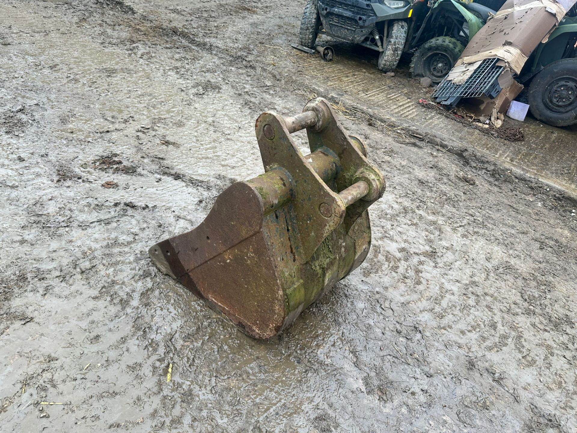 45MM DIGGING BUCKET - NO RESERVE *PLUS VAT* - Image 6 of 7