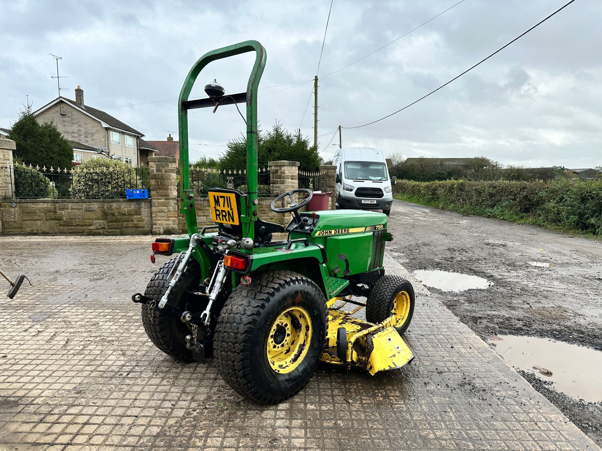 JOHN DEERE 755 20HP 4WD COMPACT TRACTOR WITH 60” UNDERSLUNG DECK *PLUS VAT* - Image 4 of 15