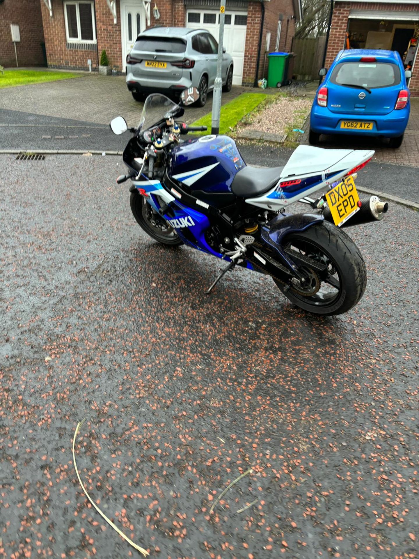 2005 SUZUKI GSXR 600 K5 BLUE AND WHITE MOTORCYCLE *NO VAT* - Image 4 of 6