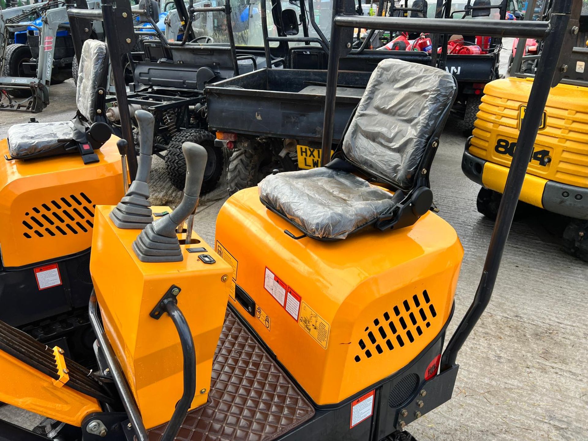 Unused Attack AT10 1 Ton Mini Digger With Blade - Runs Drives And Digs *PLUS VAT* - Image 12 of 17