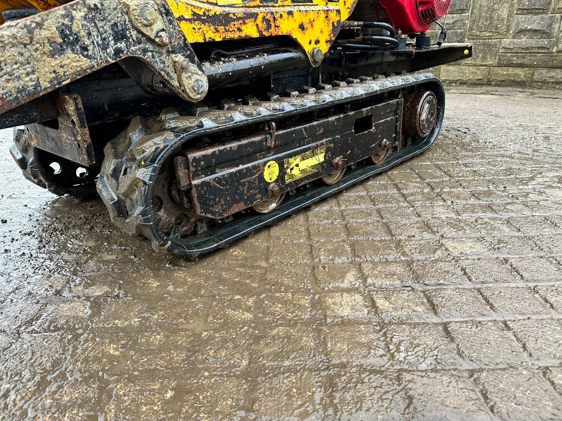 JCB TD10 HIGH TIP TRACKED DUMPER WITH SELF LOADING BUCKET *PLUS VAT* - Image 10 of 18