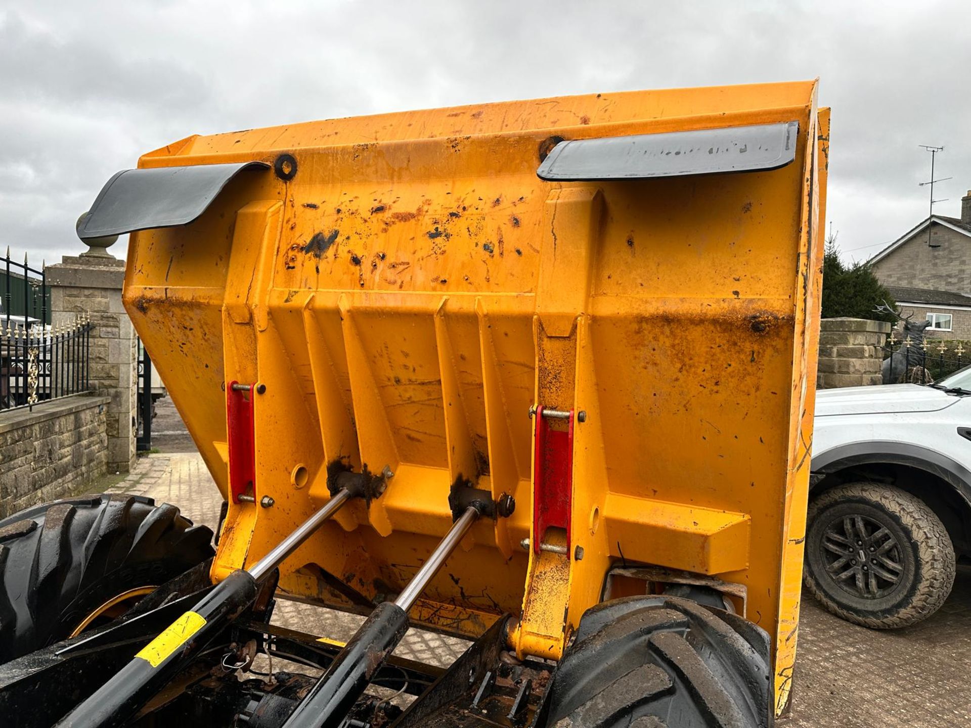 2017 JCB 6TFT POWERSHUTTLE 6 TON DUMPER *PLUS VAT* - Image 8 of 12