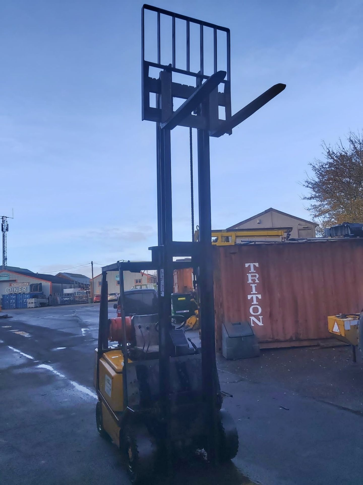 YALE 2 TONNE GAS FORKLIFT TRUCK *PLUS VAT* - Image 12 of 15