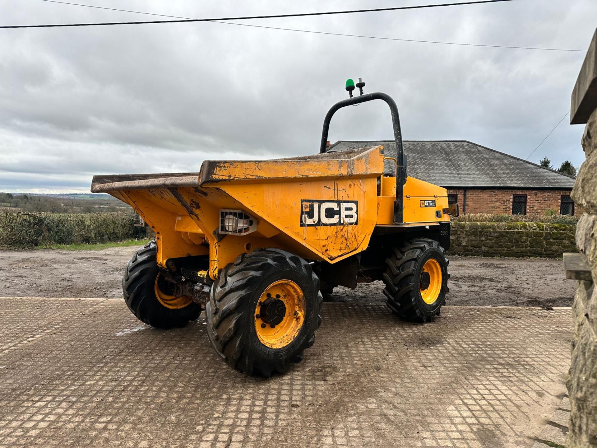 2017 JCB 6TFT POWERSHUTTLE 6 TON DUMPER *PLUS VAT* - Image 5 of 12