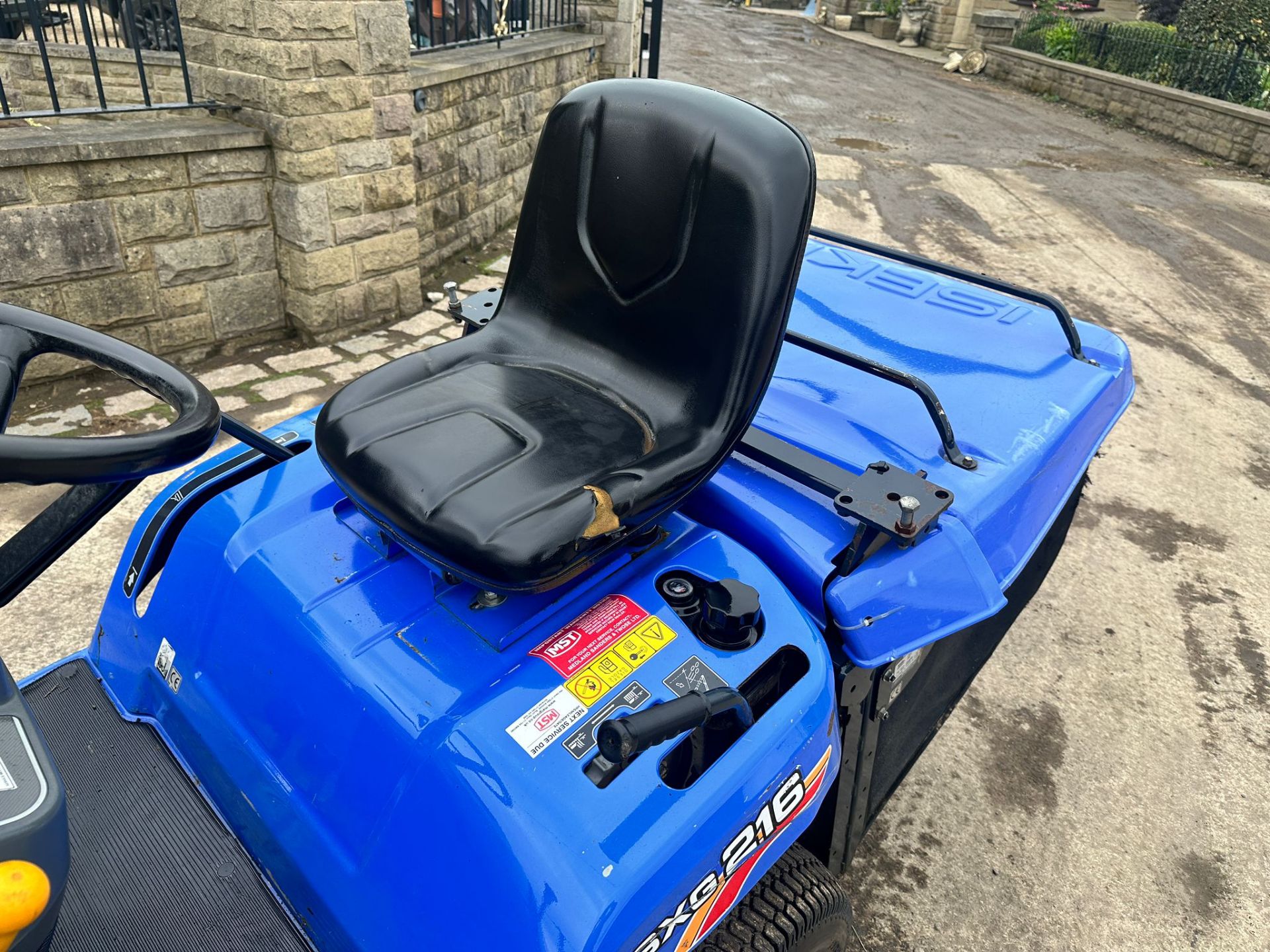 2017 ISEKI SXG216 DIESEL RIDE ON MOWER *PLUS VAT* - Image 8 of 17