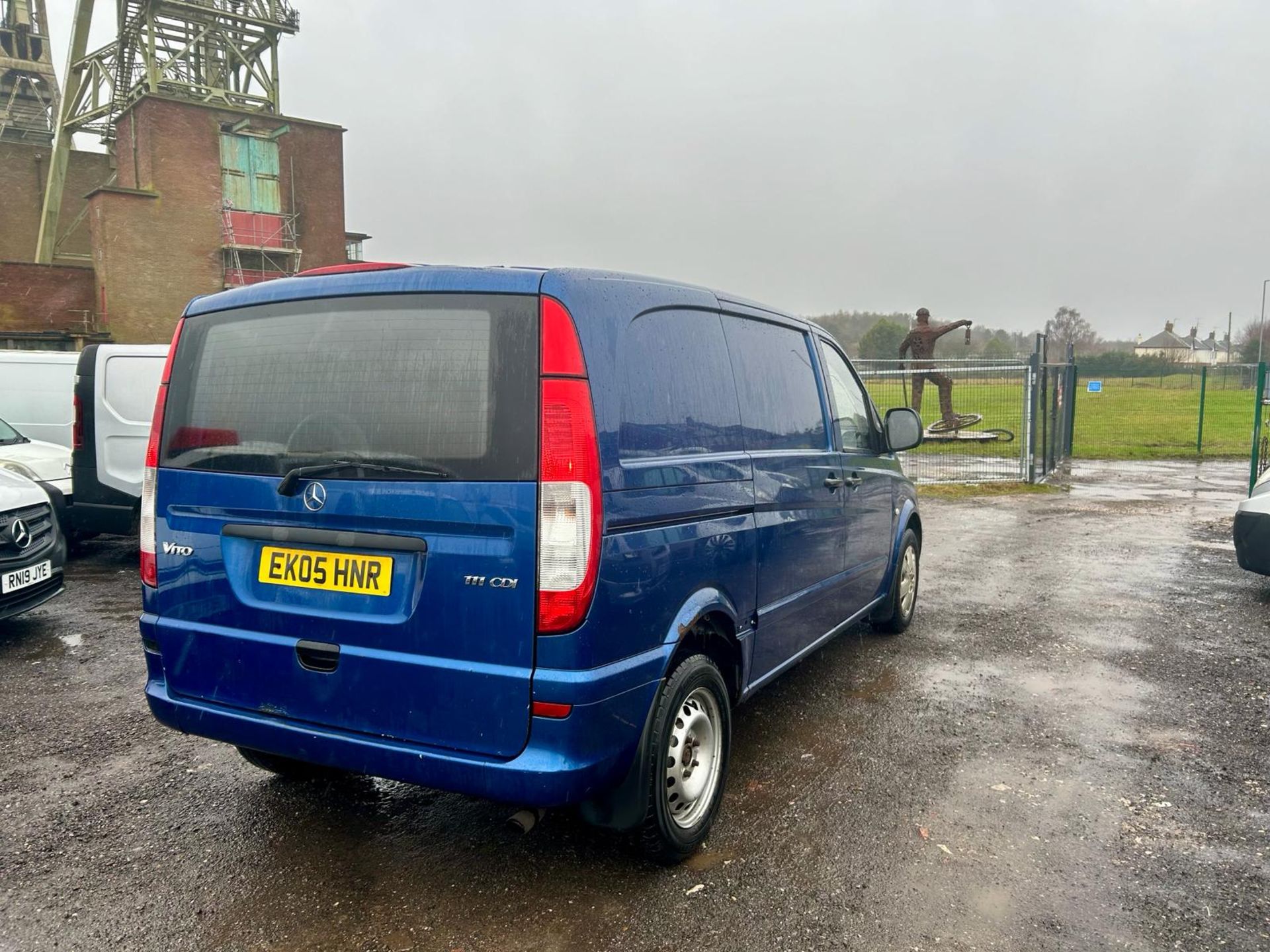 2005 MERCEDES VITO 111 CDI COMPACT BLUE PANEL VAN *NO VAT* - Image 9 of 18