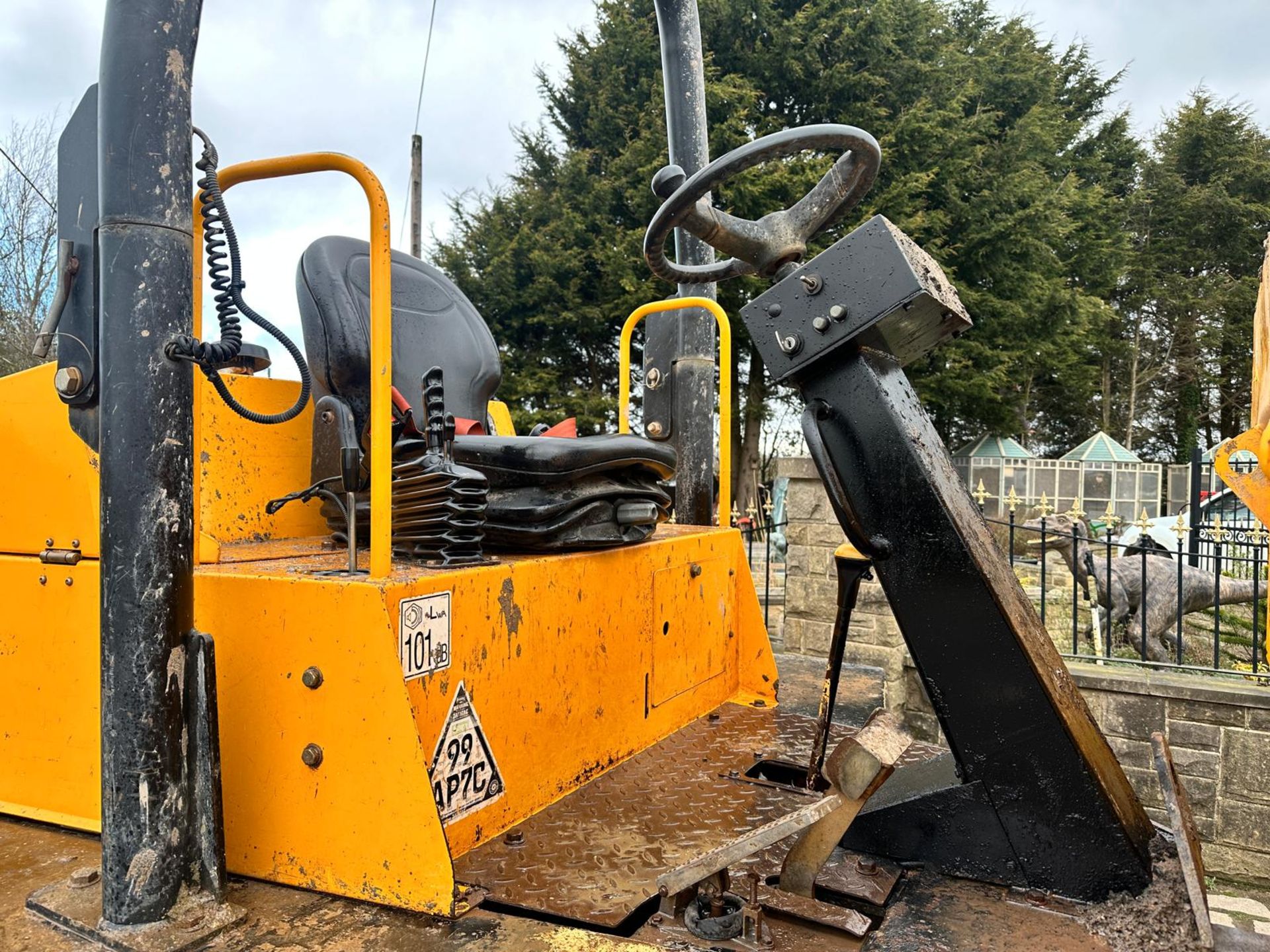 2017 JCB 6TFT POWERSHUTTLE 6 TON DUMPER *PLUS VAT* - Image 10 of 12