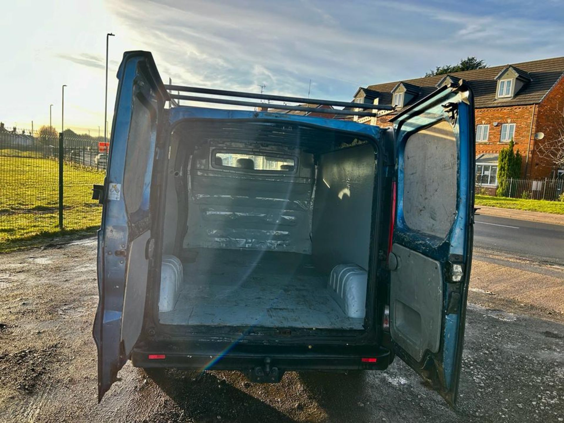 2006 VAUXHALL VIVARO 2900 CDTI LWB BLUE PANEL VAN *NO VAT* - Image 6 of 9