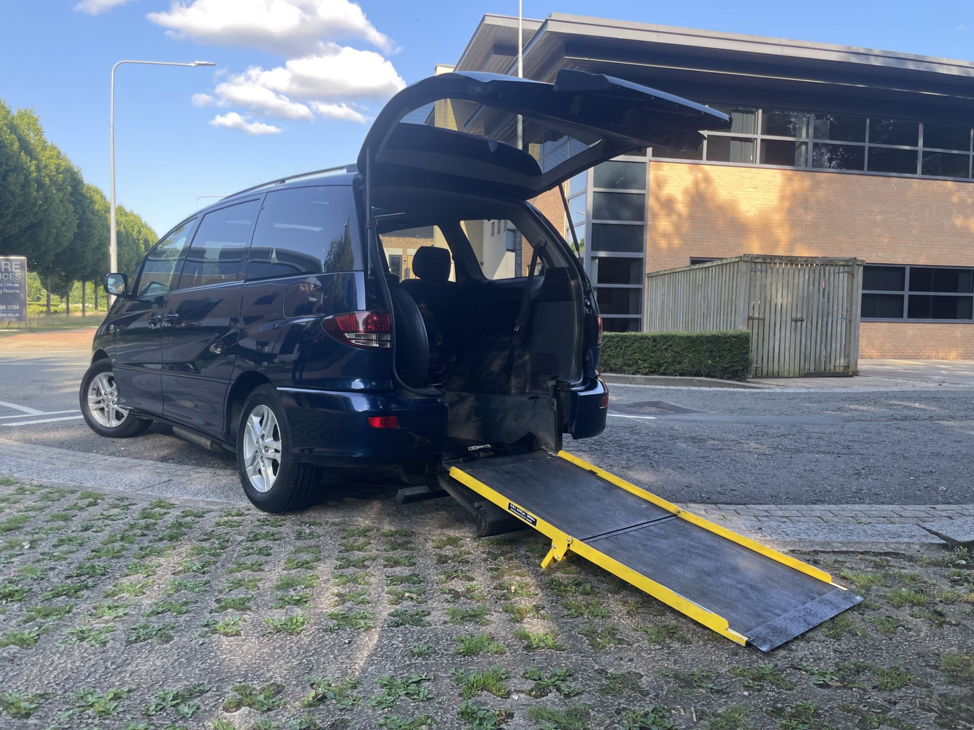 LOVELY 2005 TOYOTA PREVIA TSPIRIT D-4D BLUE MPV WAV *NO VAT* - Image 3 of 11