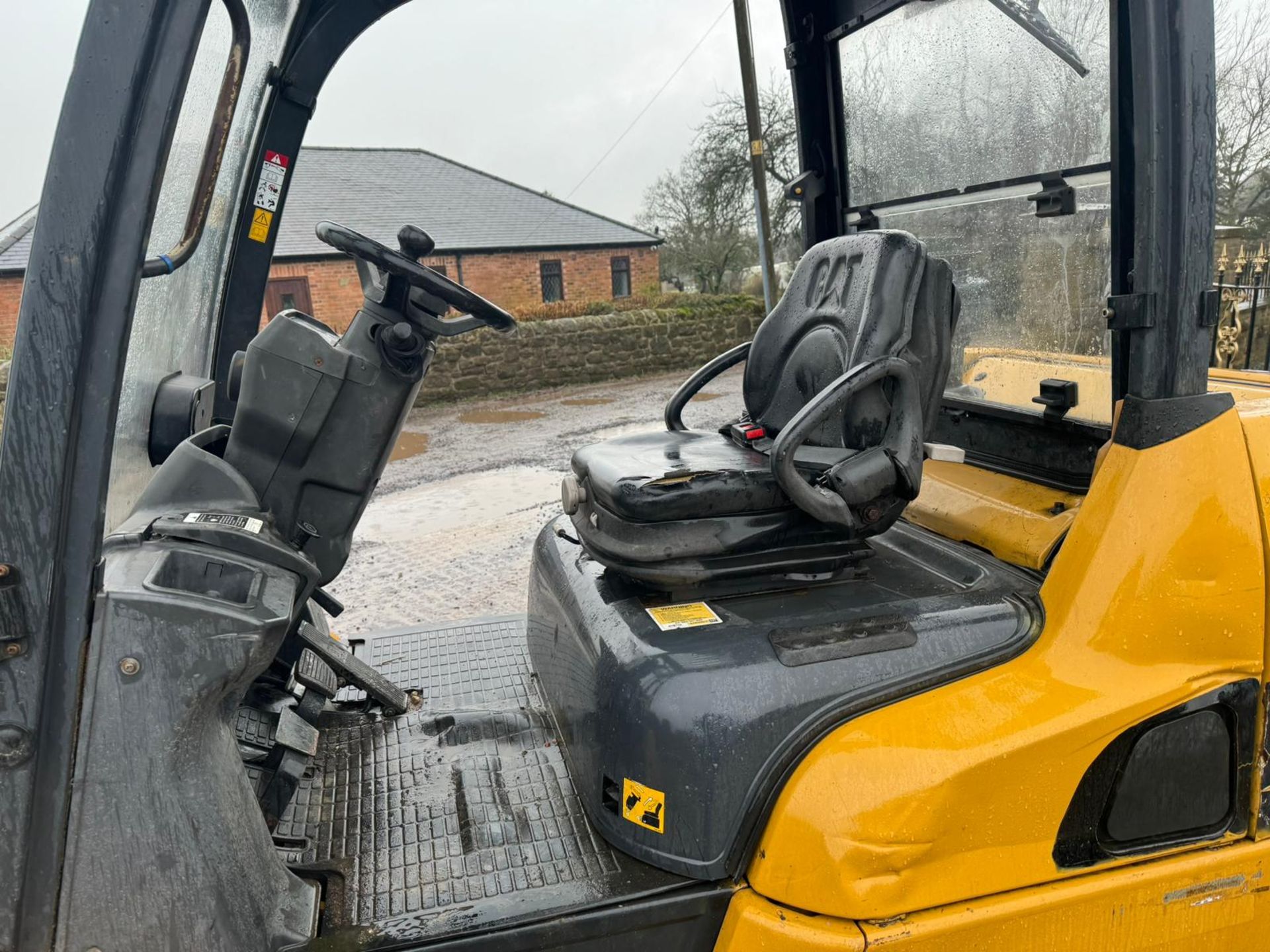 2015/65 CATERPILLAR DP45NT 4.5 TON DIESEL FORKLIFT *PLUS VAT* - Image 12 of 17