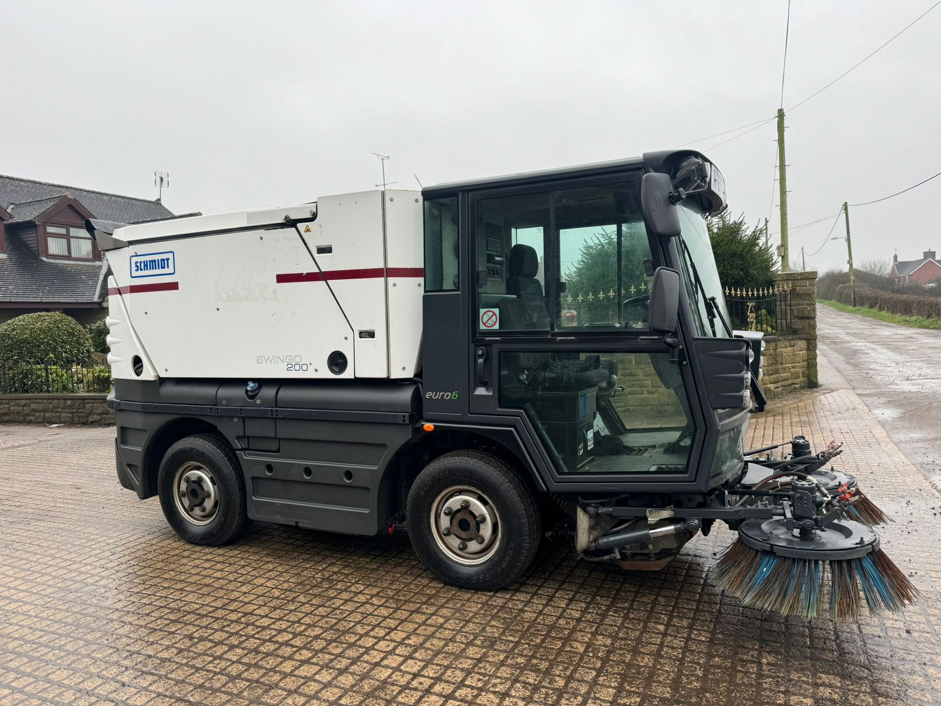 2015/65 SCHMIDT SWINGO 200+ ROAD SWEEPER *PLUS VAT*