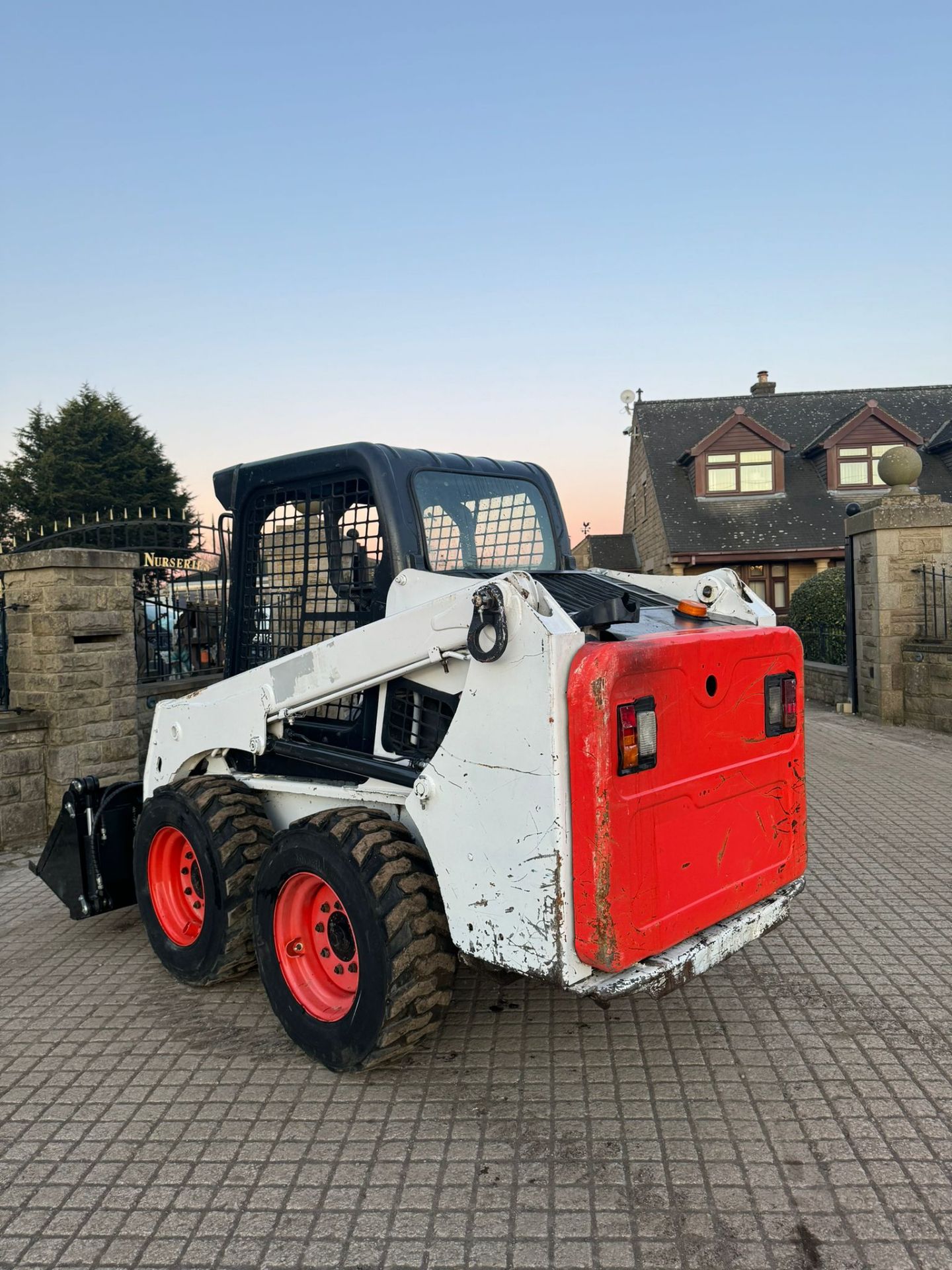 2015 BOBCAT S450 WHEELED SKIDSTEER LOADER WITH 65 INCH 4 IN 1 BUCKET *PLUS VAT* - Image 6 of 15