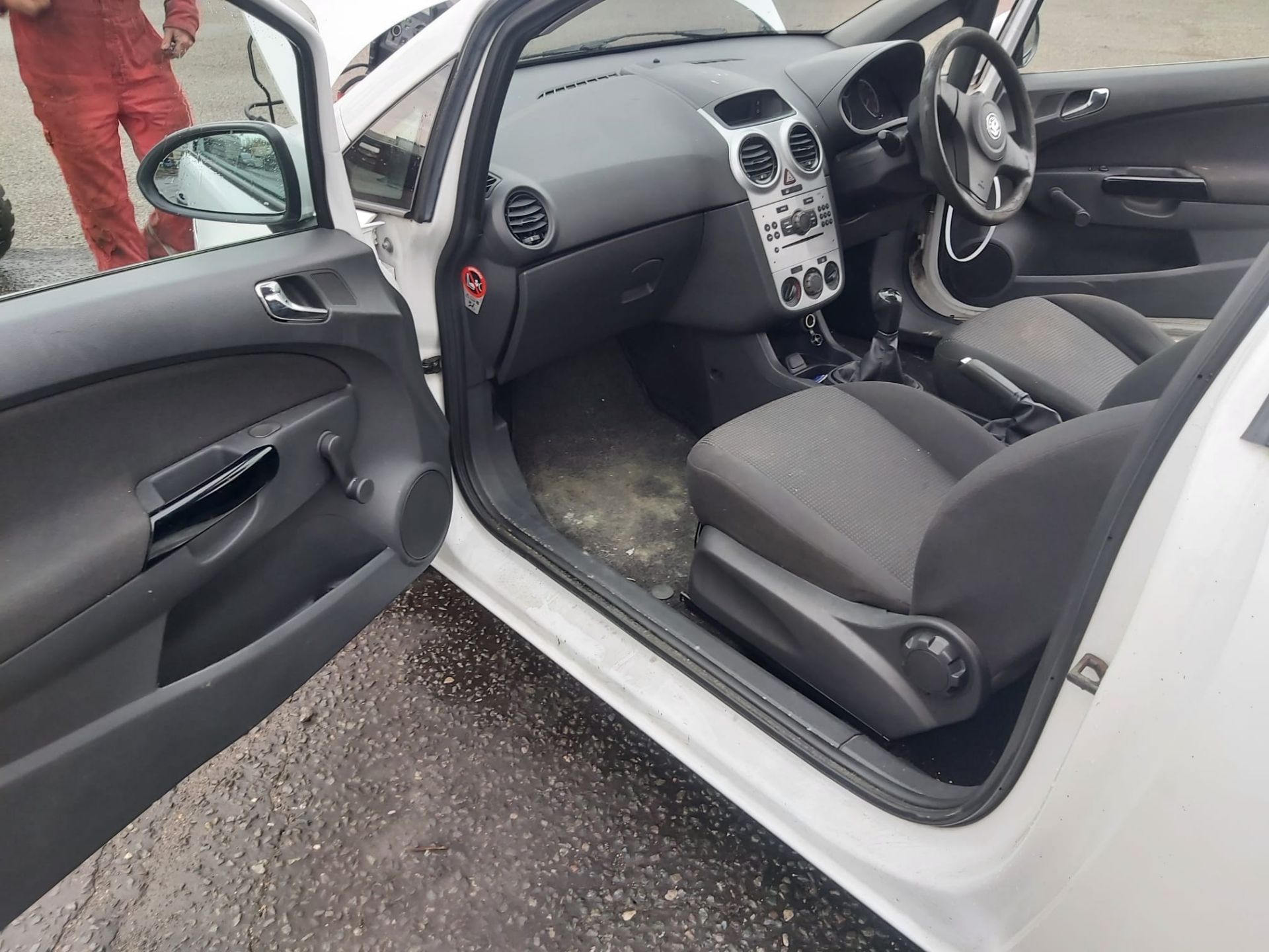 NO RESERVE 2011 VAUXHALL CORSA CDTI ECOFLEX WHITE CAR DERIVED VAN *NO VAT* - Image 12 of 15