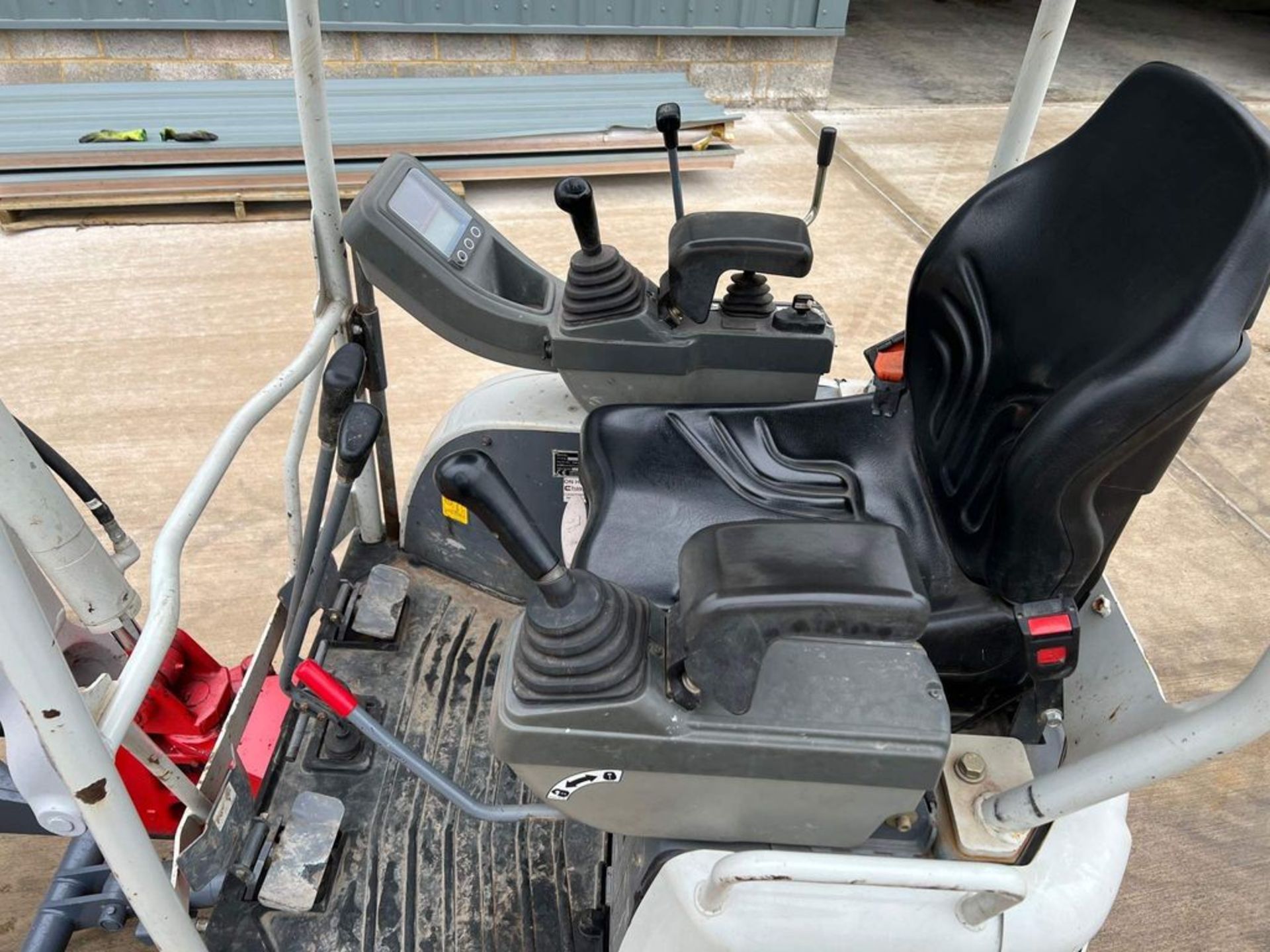 2018 Takeuchi TB215R *PLUS VAT* - Image 8 of 10