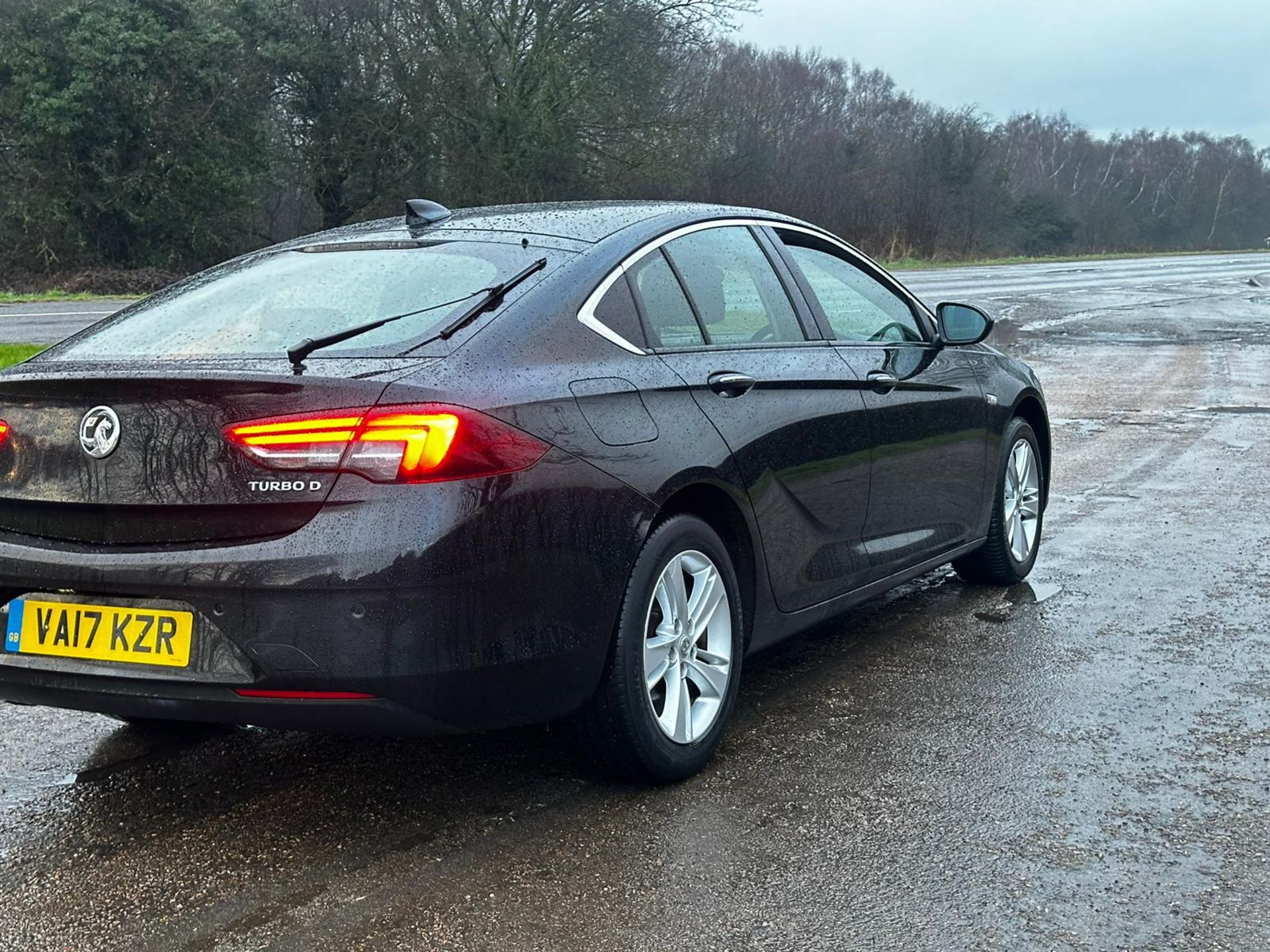 2017 VAUXHALL INSIGNIA TECH LINE NAV ECO T D BLACK HATCHBACK *NO VAT* - Image 8 of 20