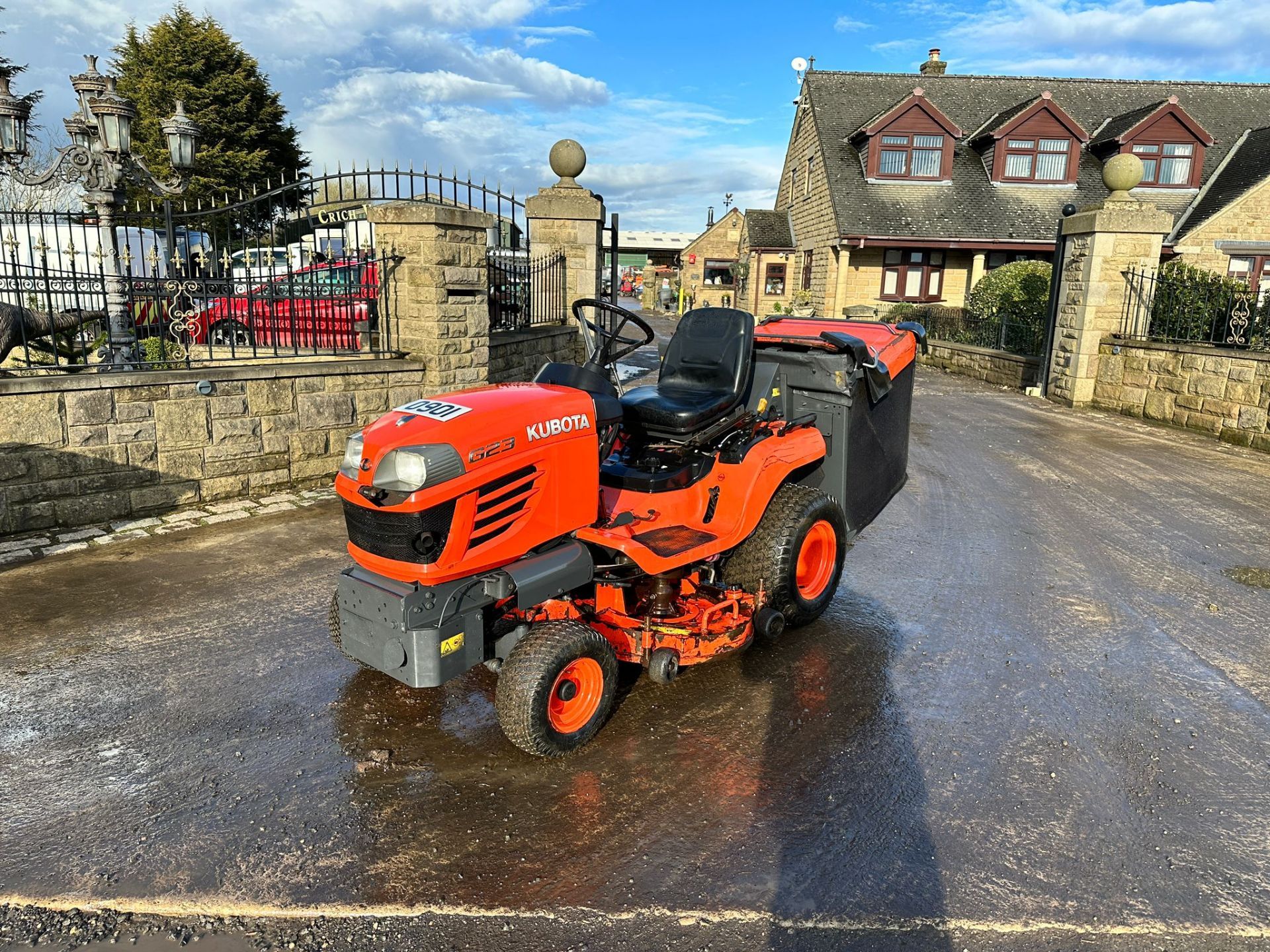 2009 Kubota G23LD Diesel Ride On Mower *PLUS VAT* - Image 3 of 12