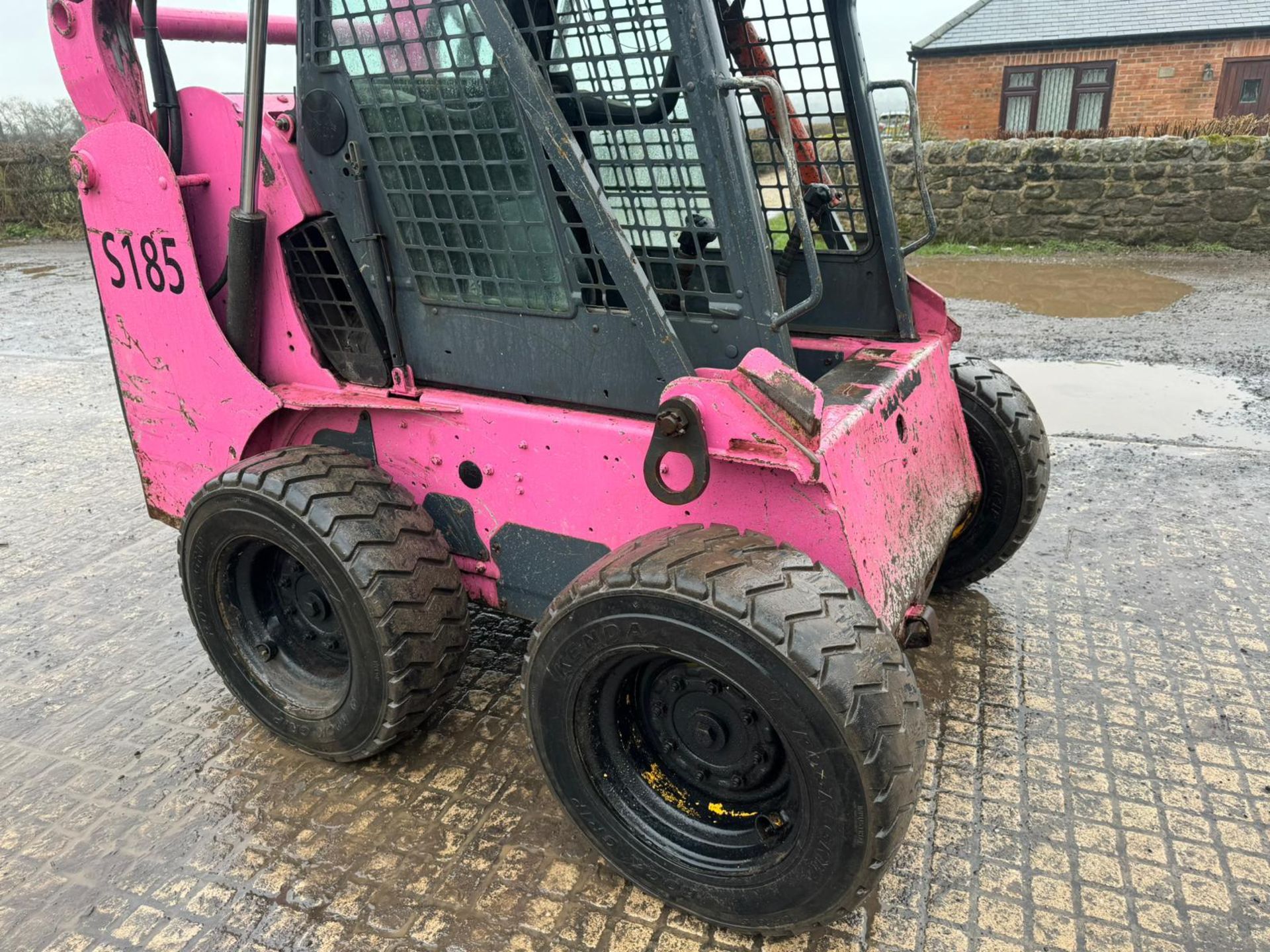 2009 BOBCAT S185 WHEELED SKIDSTEER LOADER WITH LWC BUCKET *PLUS VAT* - Image 3 of 12