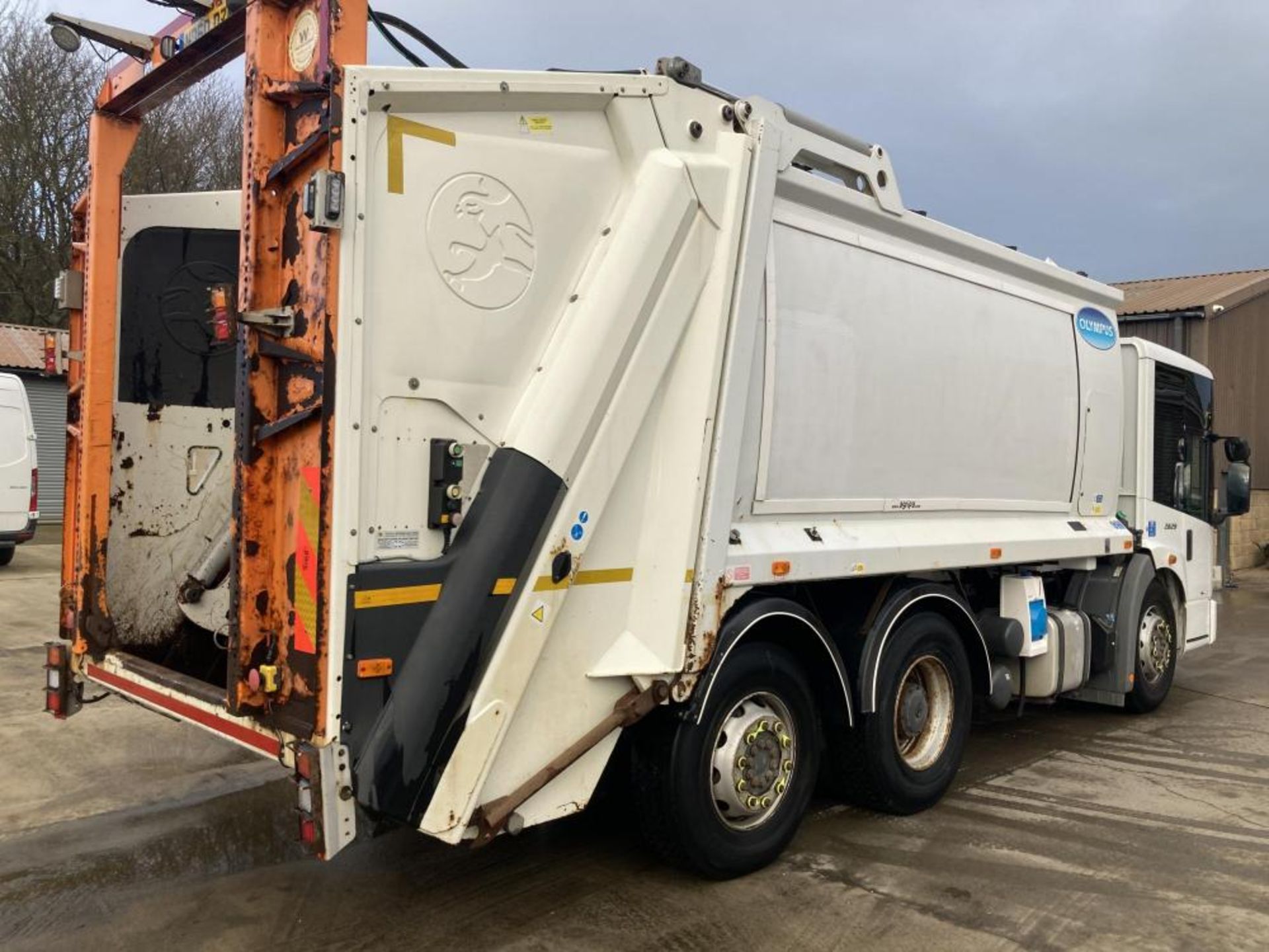 MERCEDES-BENZ ECONIC 2629 REFUSE TRUCK *PLUS VAT* - Image 3 of 10