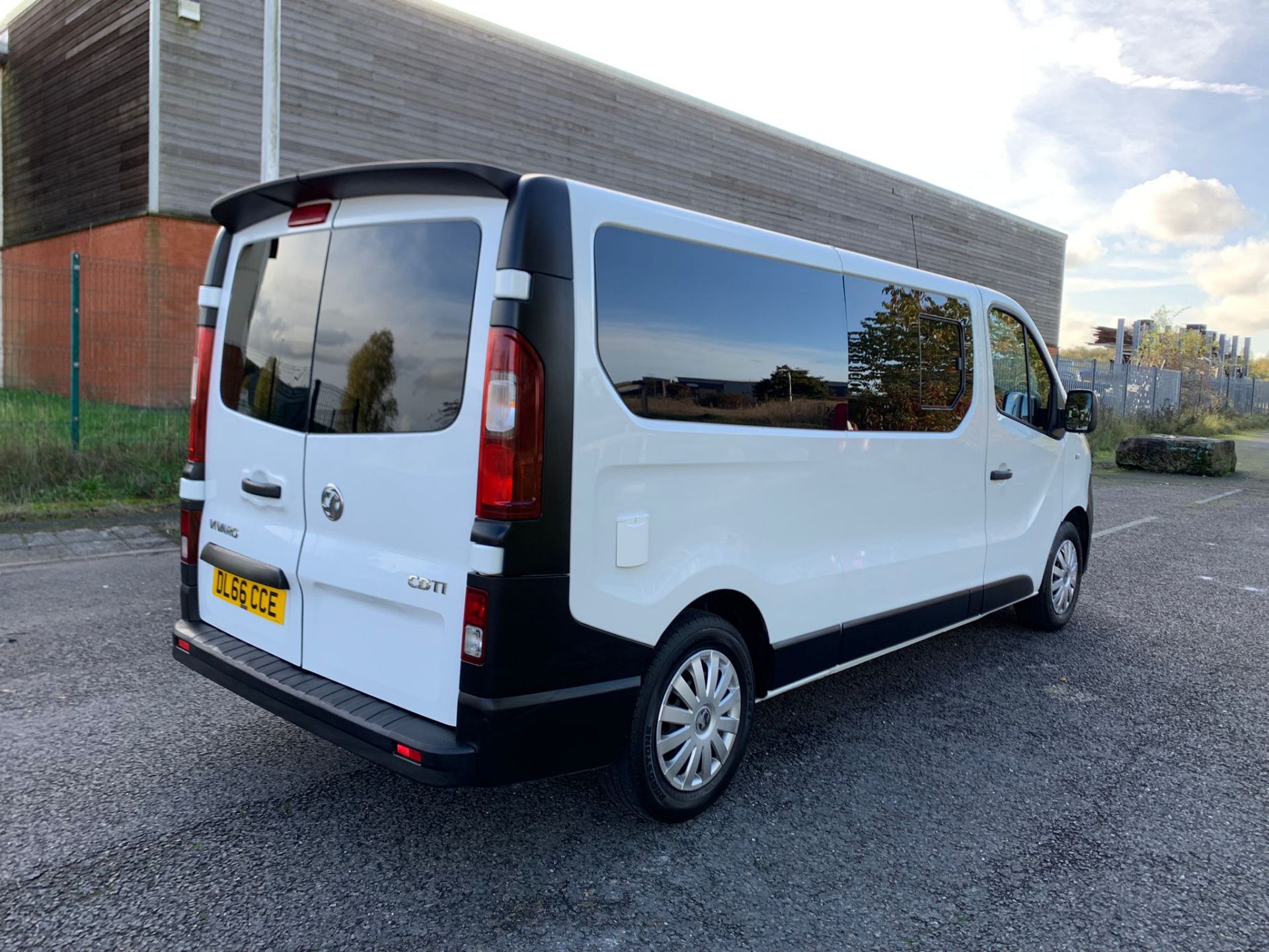 2016 VAUXHALL VIVARO 2900 CDTI WHITE PANEL VAN CAMPER CONVERSION *NO VAT* - Image 10 of 31