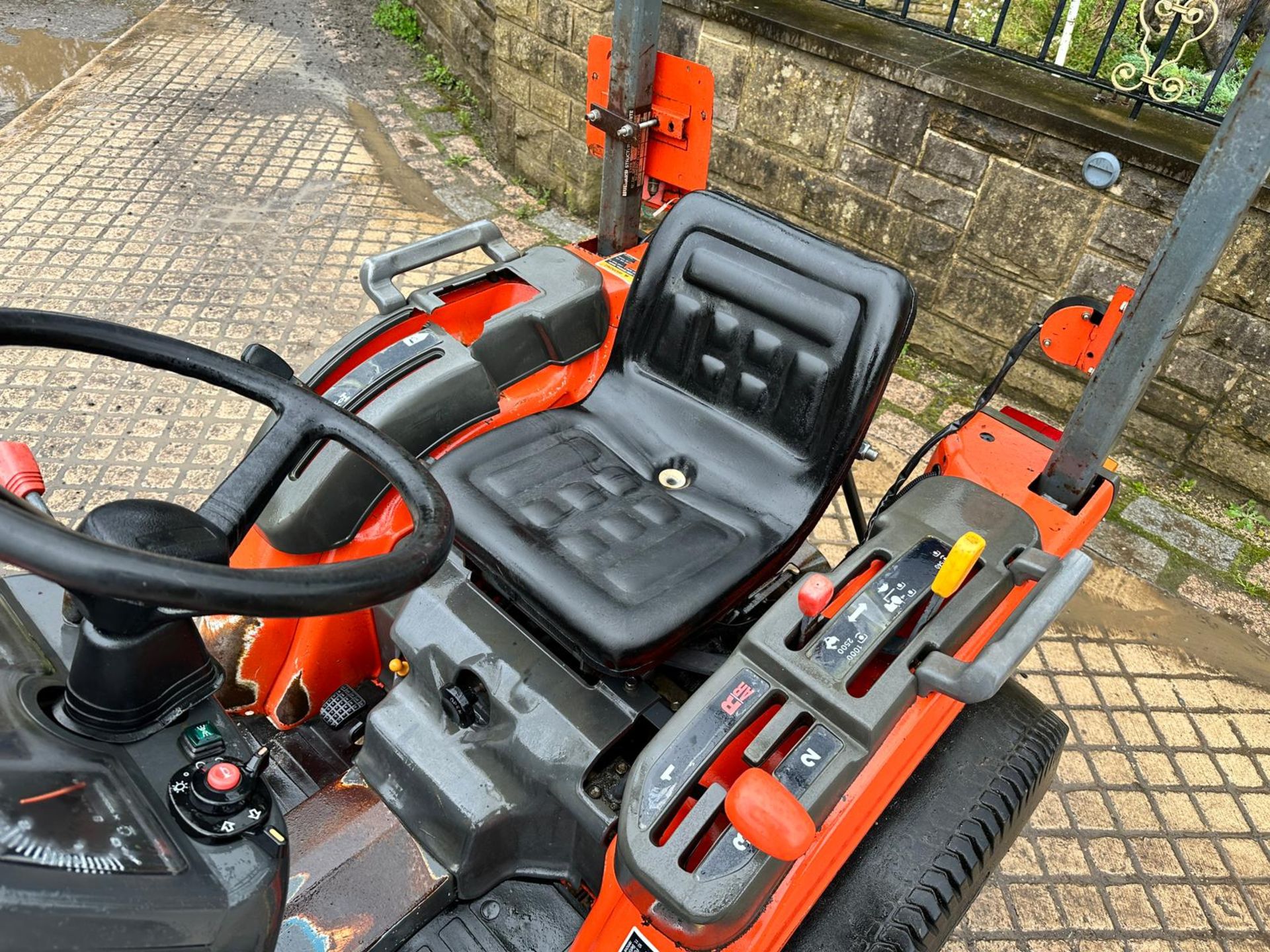 KUBOTA B1610 16HP 4WD COMPACT TRACTOR *PLUS VAT* - Image 11 of 17